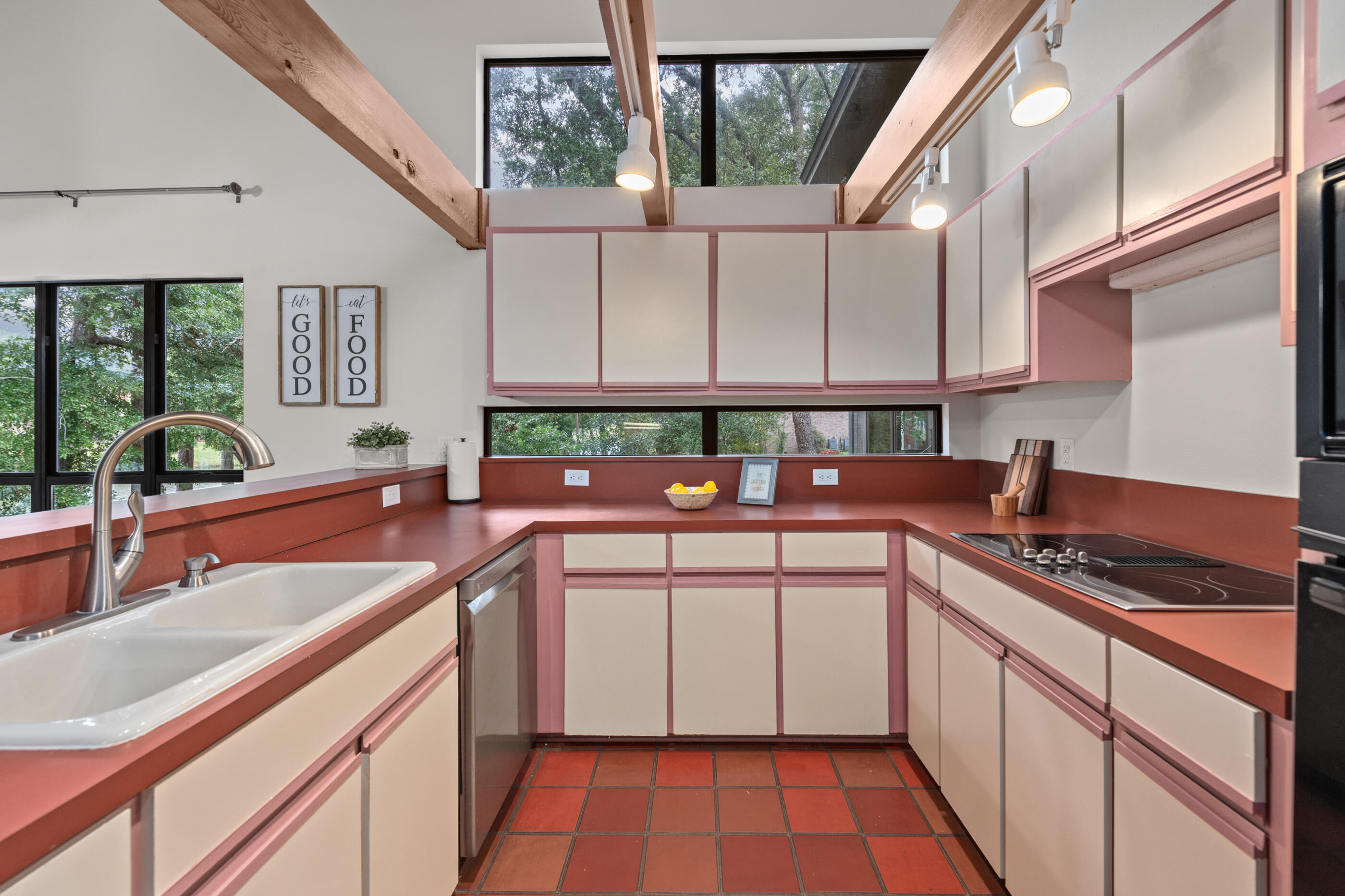 ROCKY BAYOU COUNTRY CLUB ESTATES 3 - Residential