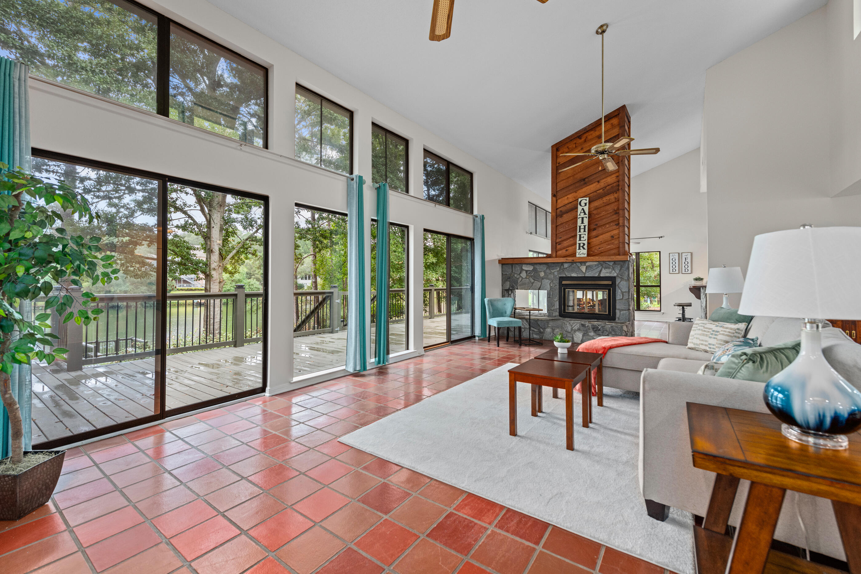 ROCKY BAYOU COUNTRY CLUB ESTATES 3 - Residential