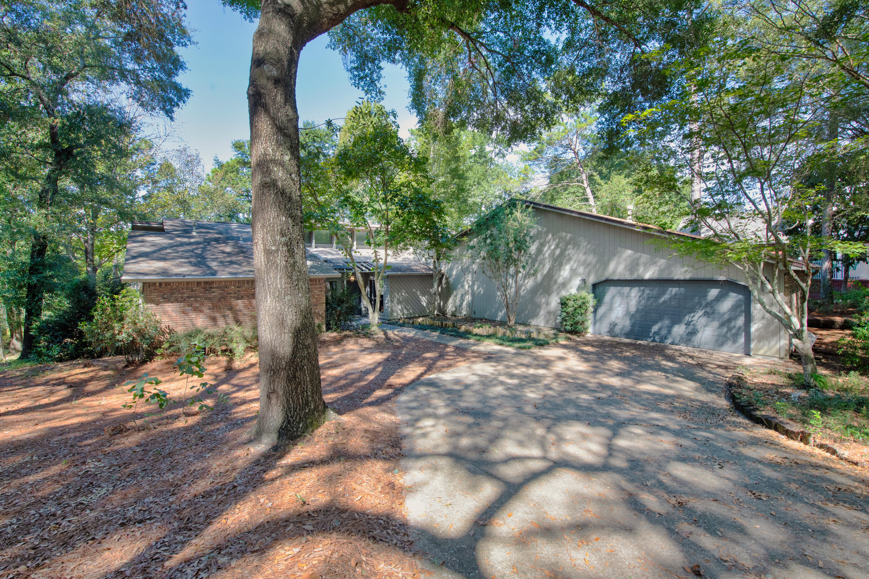 ROCKY BAYOU COUNTRY CLUB ESTATES 3 - Residential