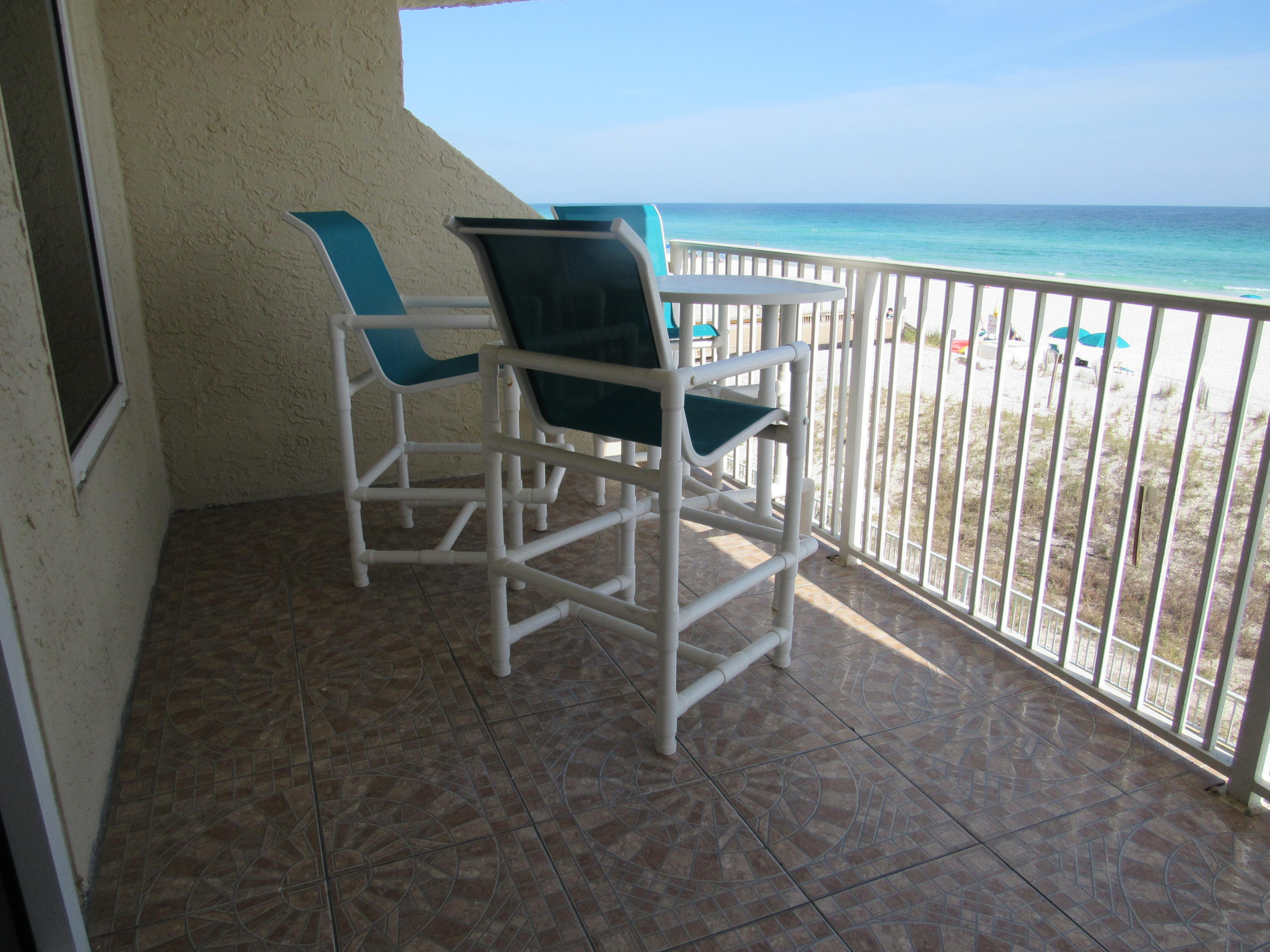 ISLAND ECHO CONDO - Residential