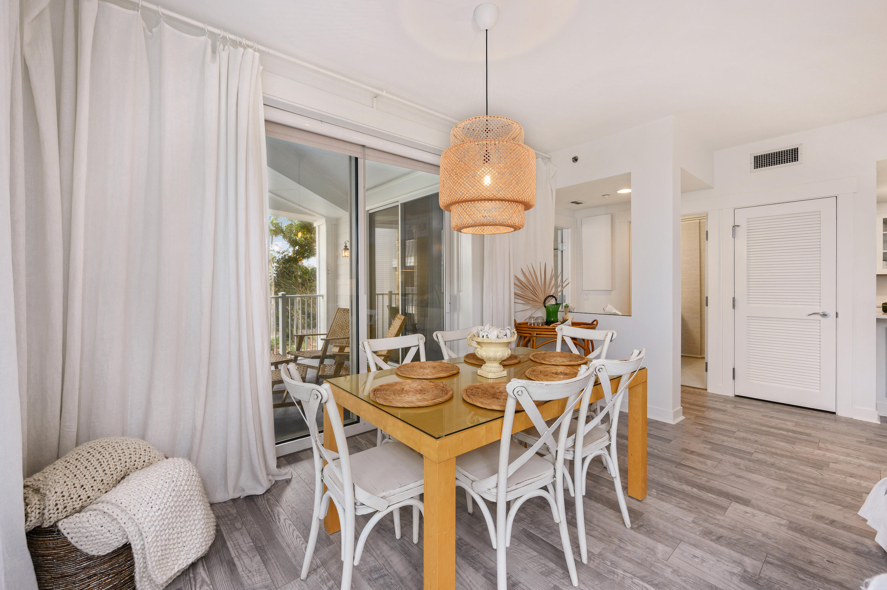 BAHIA CONDO - Residential