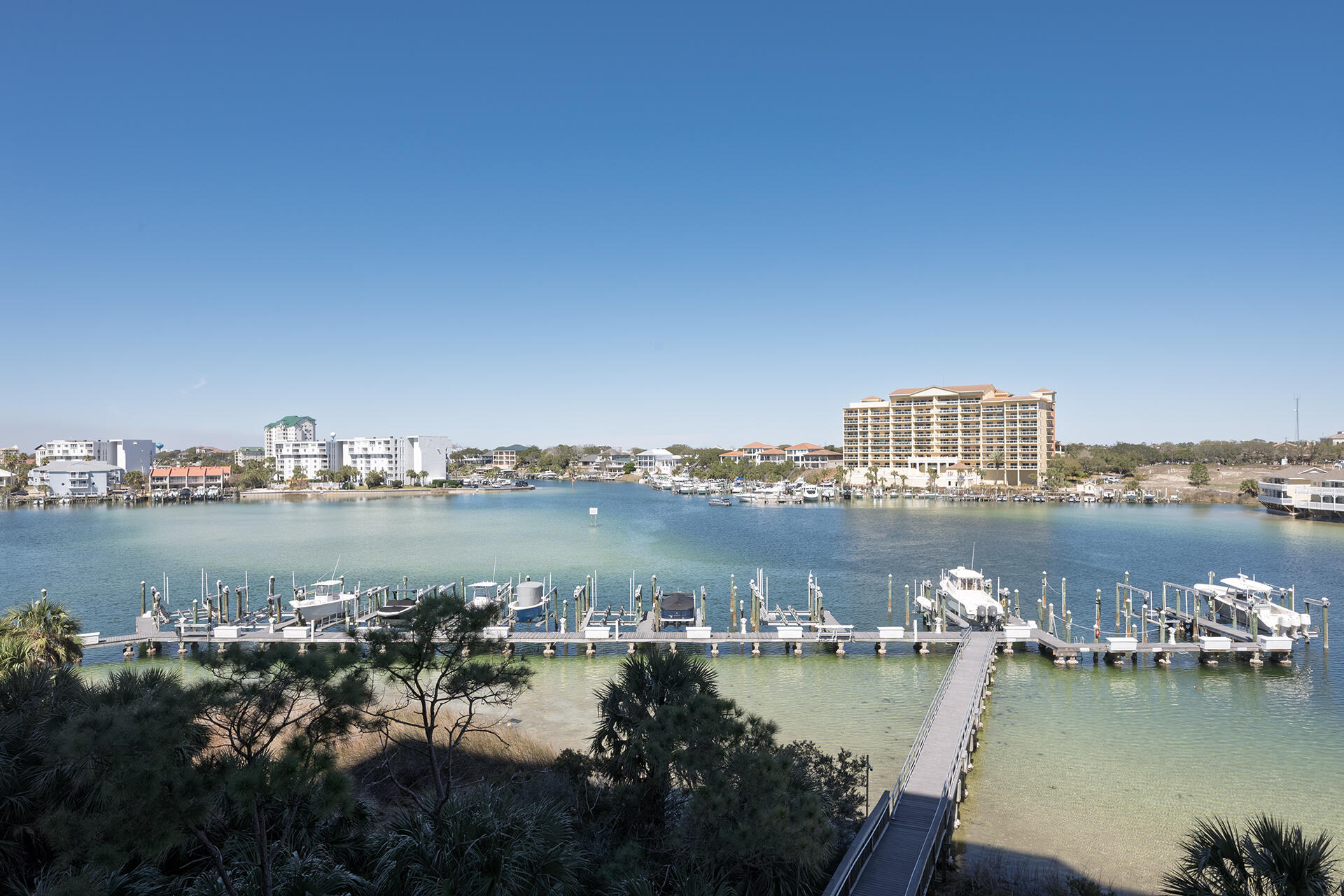HARBOR LANDING - Residential