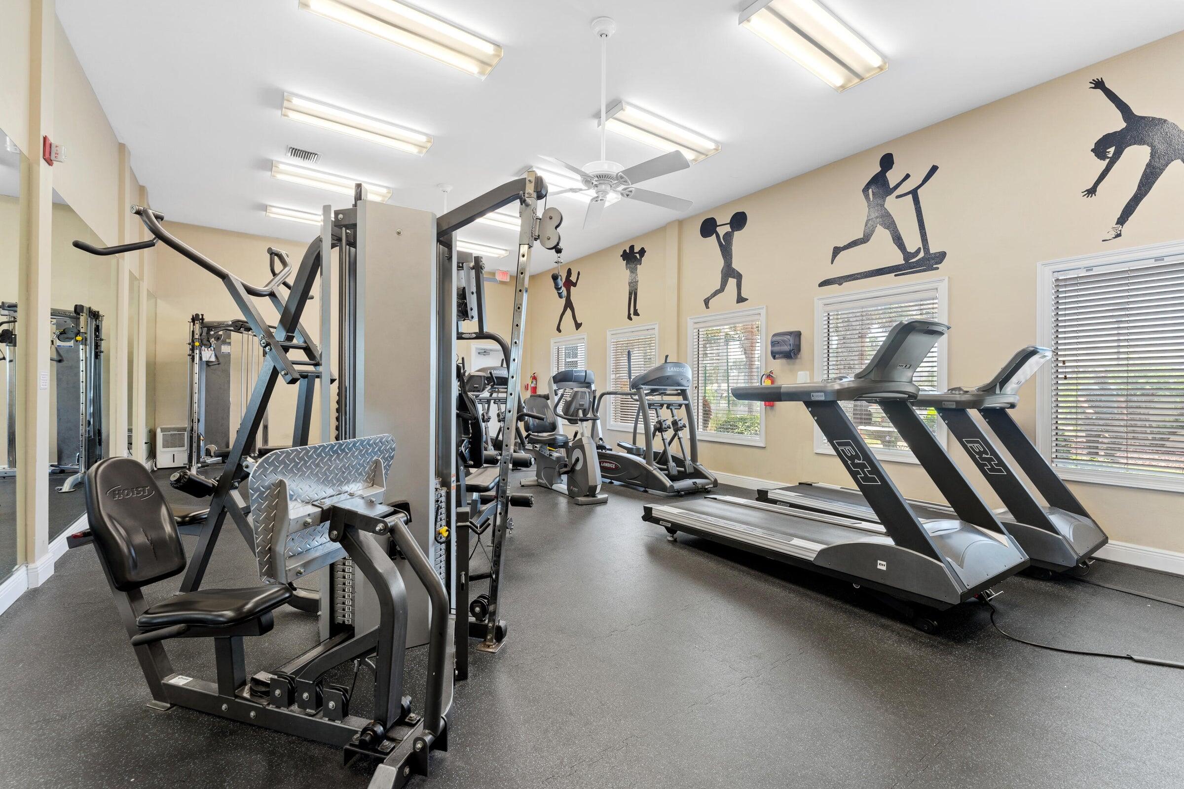 SHORELINE TOWERS 4 - Residential