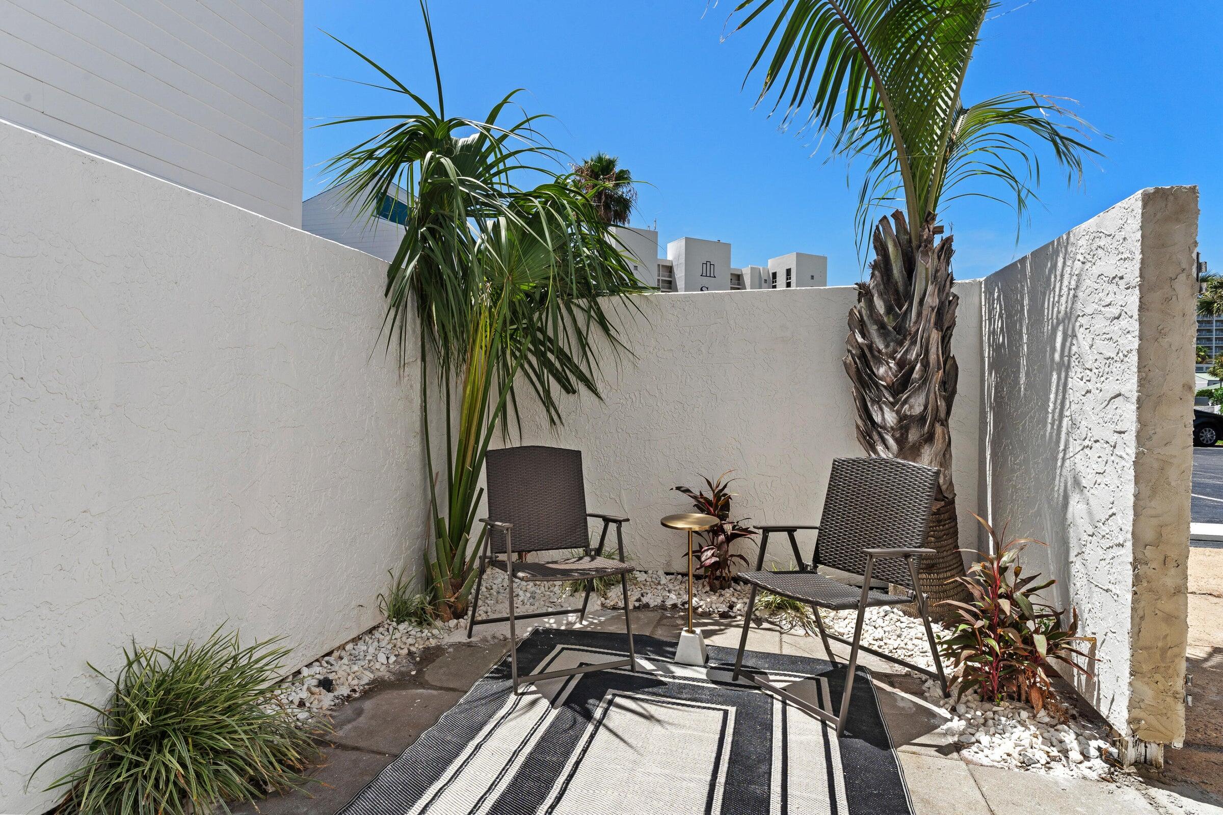 SHORELINE TOWERS 4 - Residential