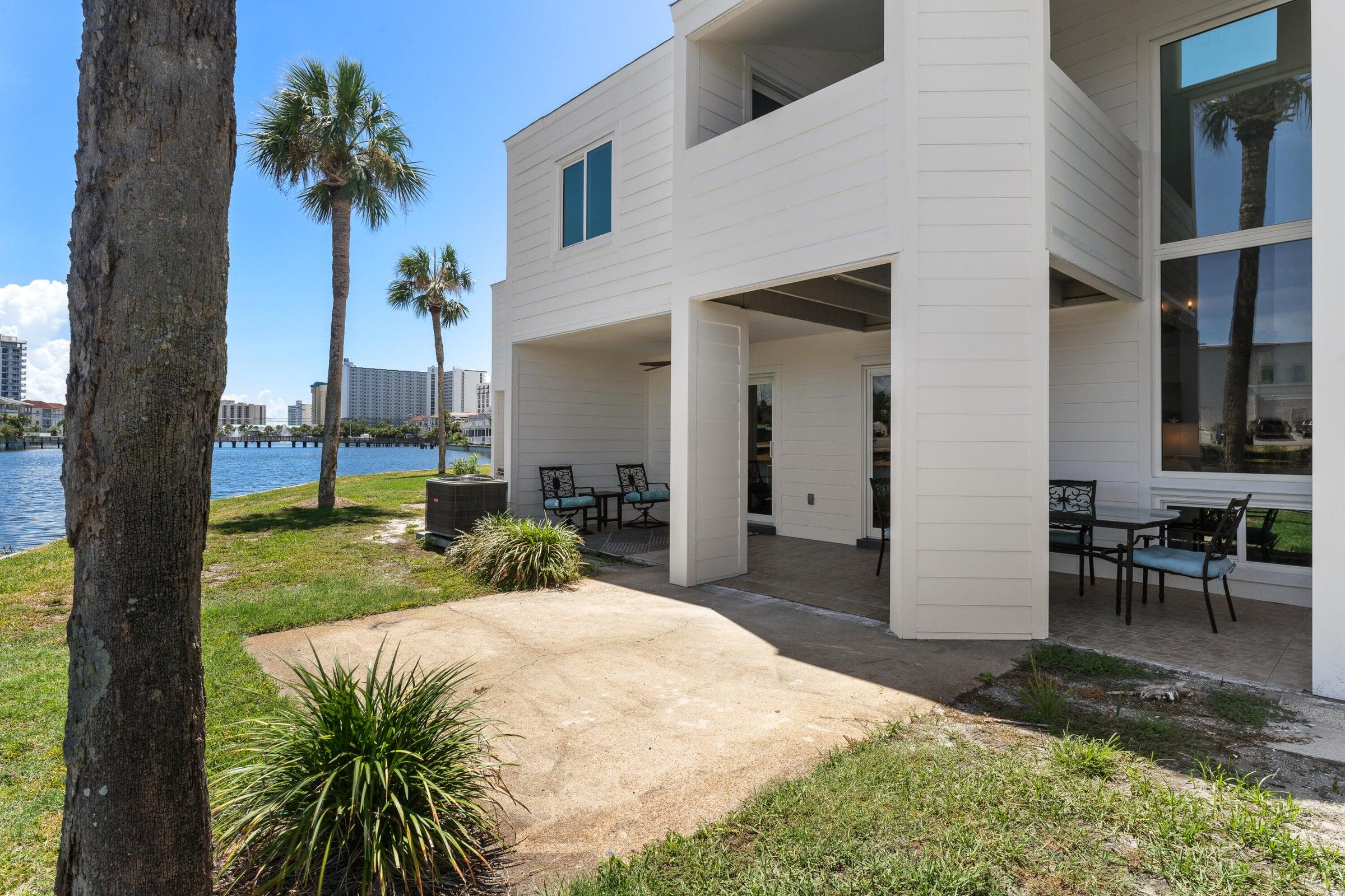 SHORELINE TOWERS 4 - Residential