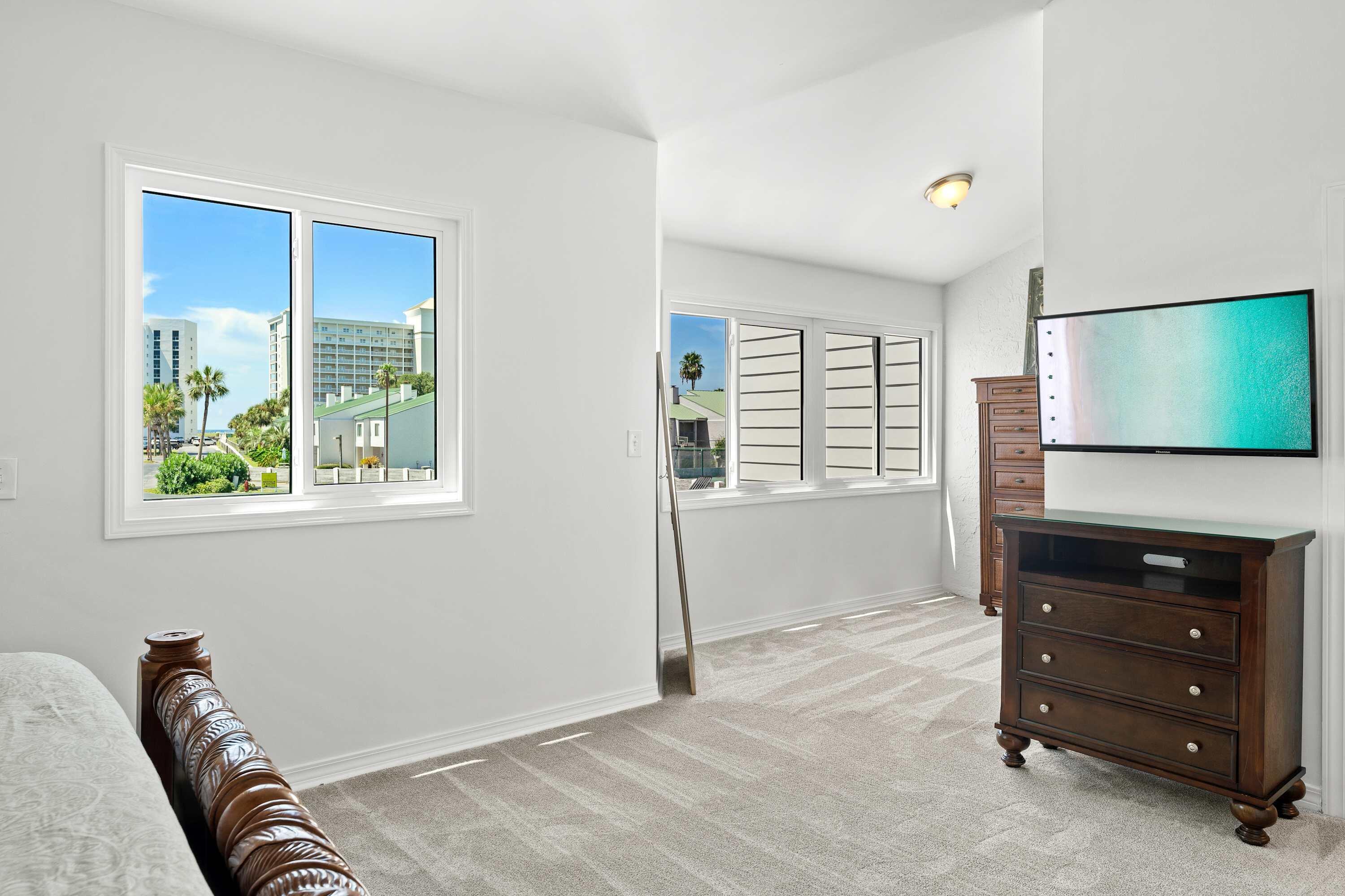 SHORELINE TOWERS 4 - Residential