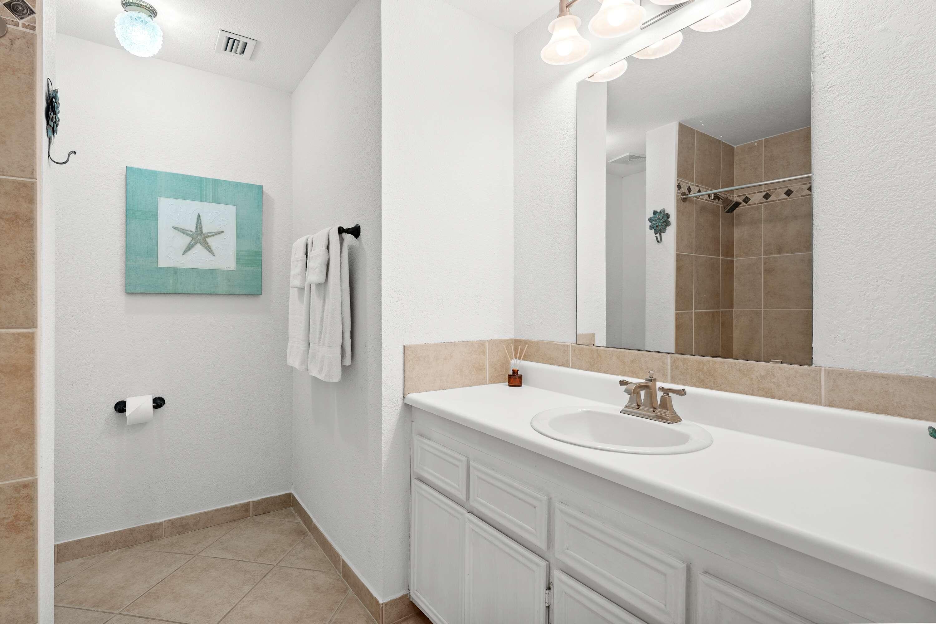 SHORELINE TOWERS 4 - Residential