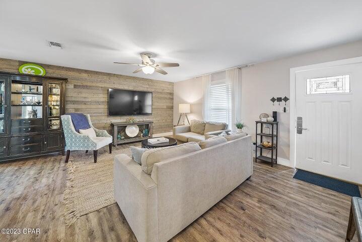 NO RECORDED SUBDIVISION - Residential