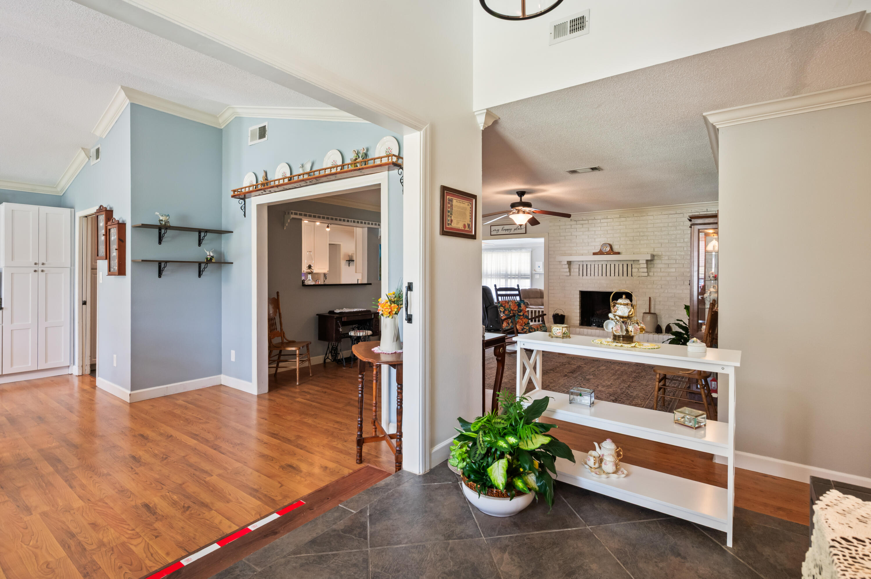 PINEWOOD ESTATES - Residential