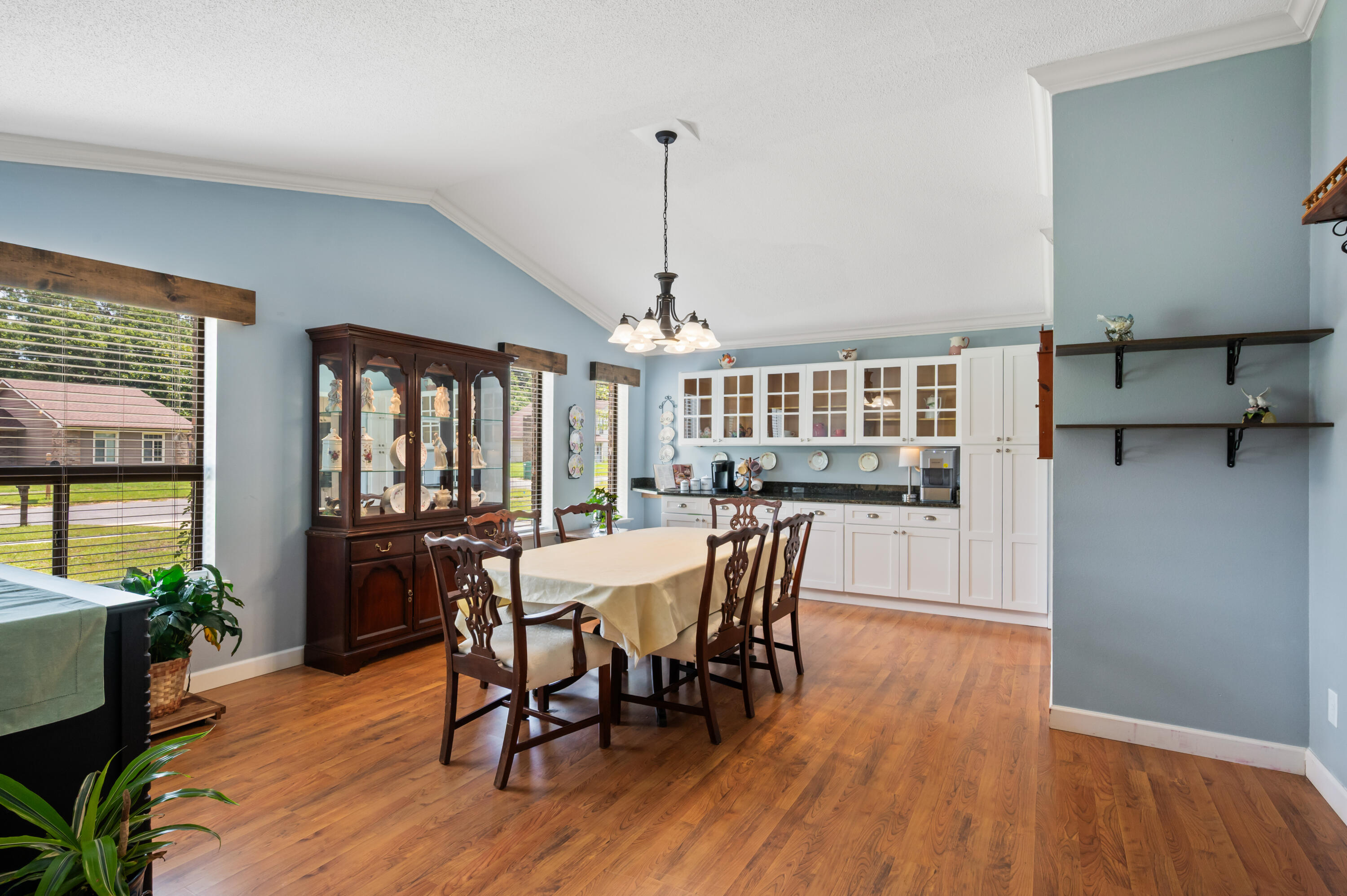 PINEWOOD ESTATES - Residential