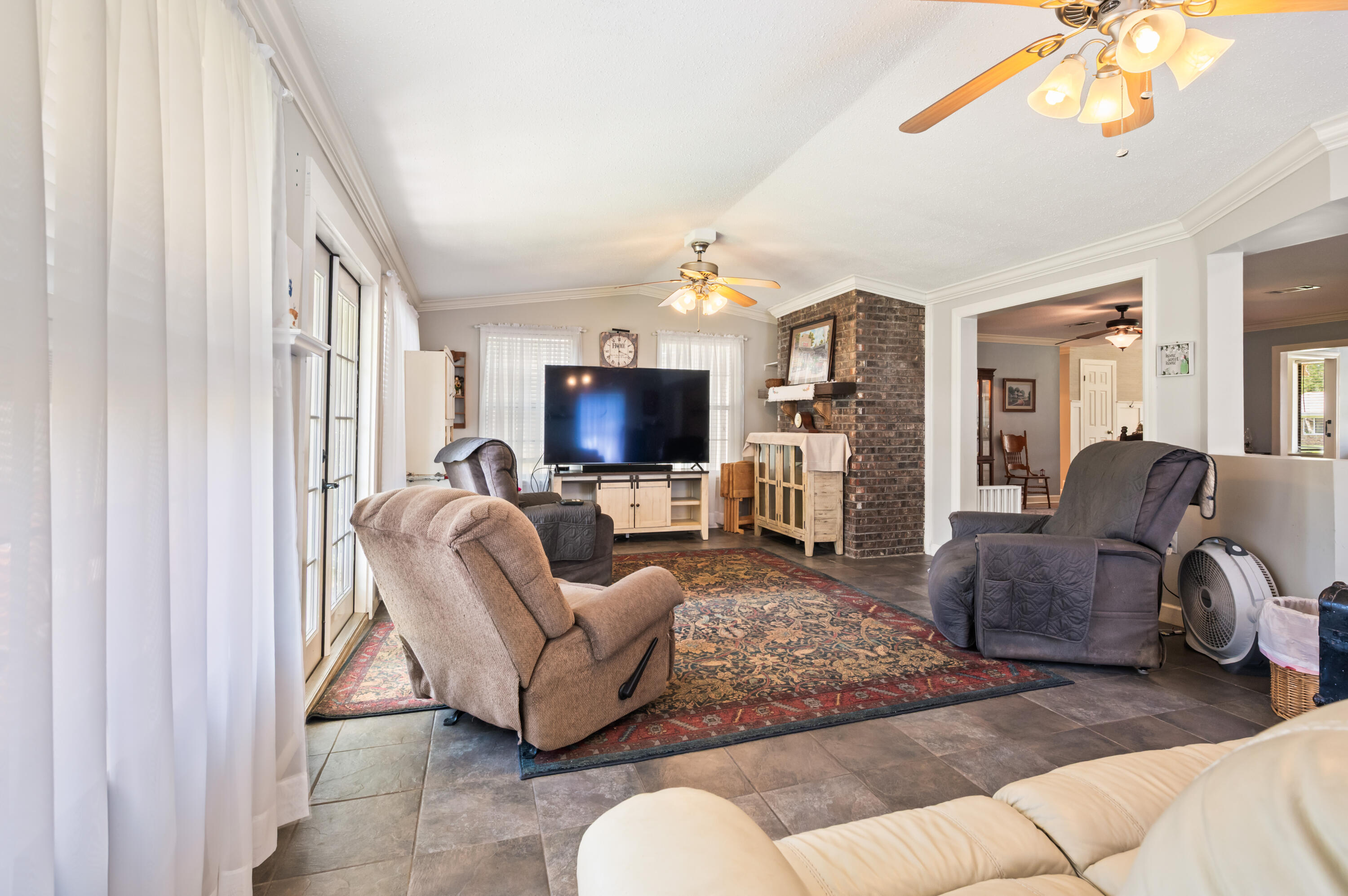 PINEWOOD ESTATES - Residential