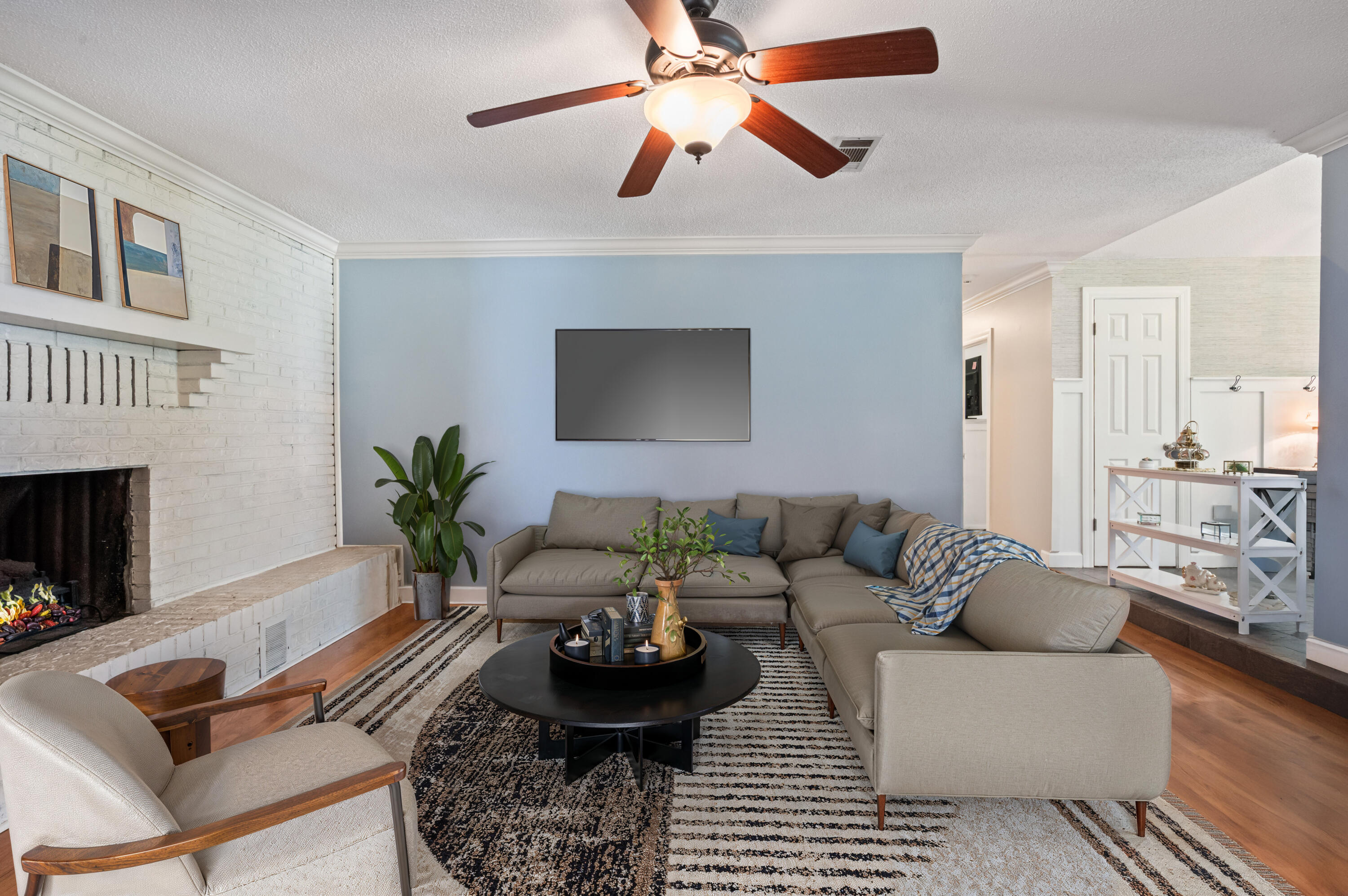 PINEWOOD ESTATES - Residential