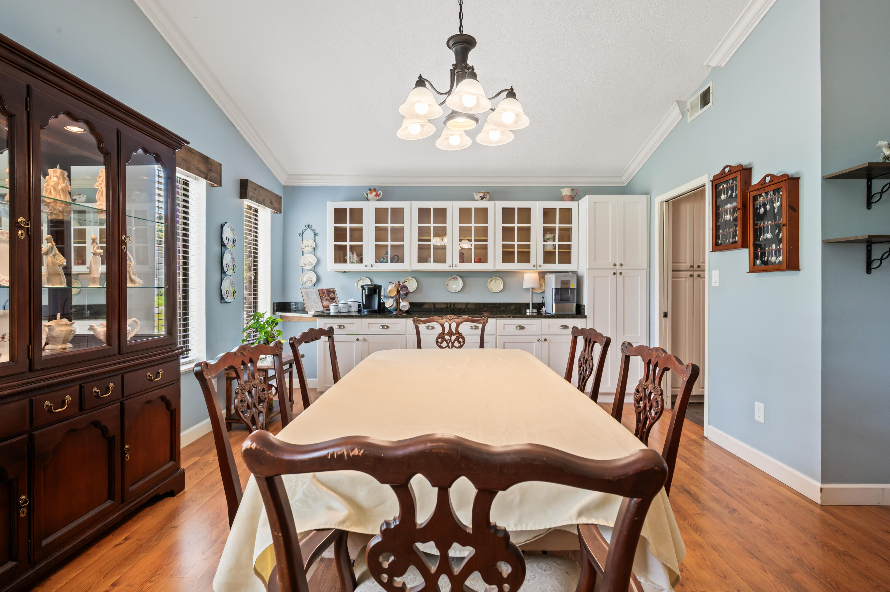 PINEWOOD ESTATES - Residential