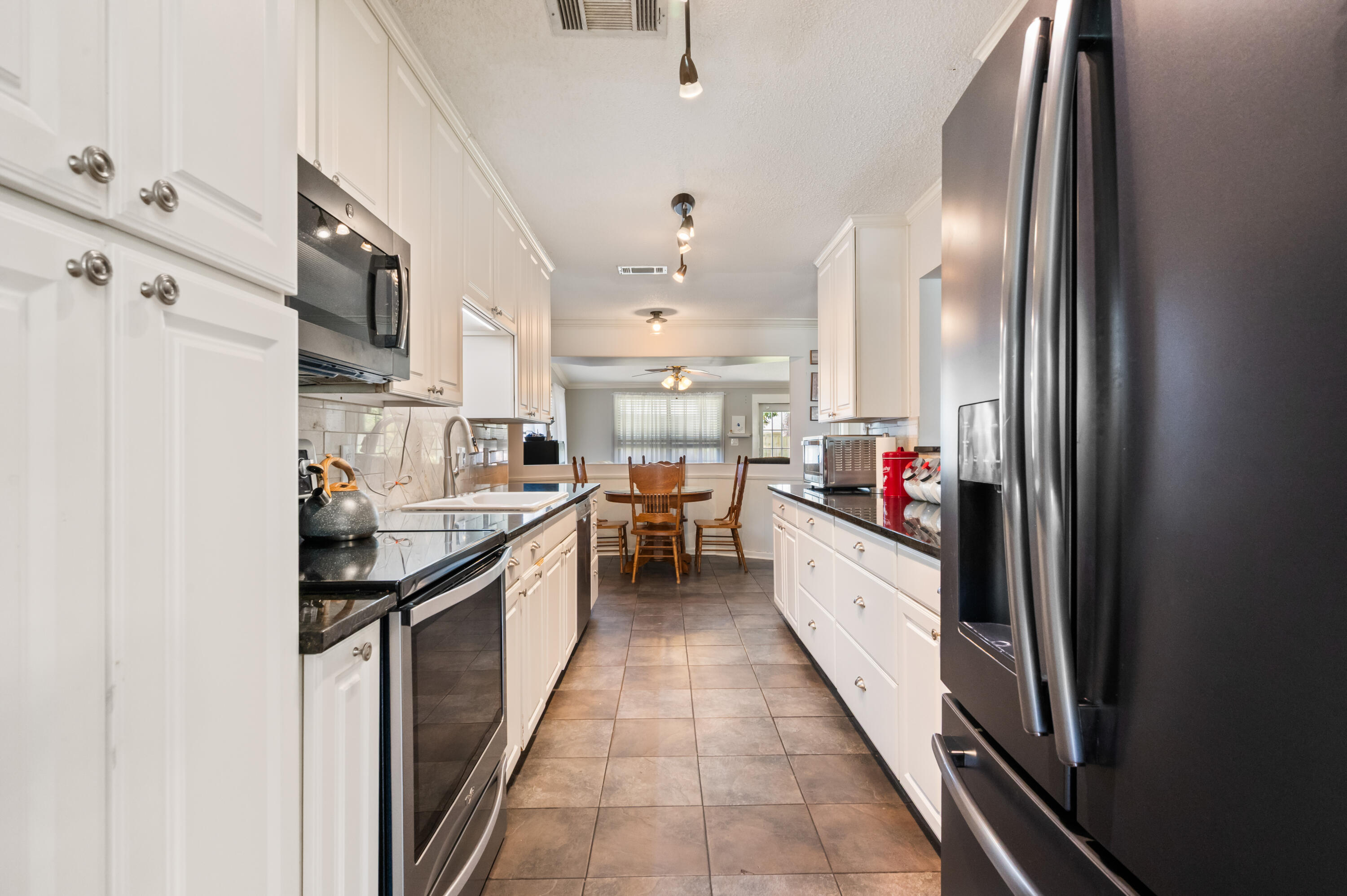 PINEWOOD ESTATES - Residential