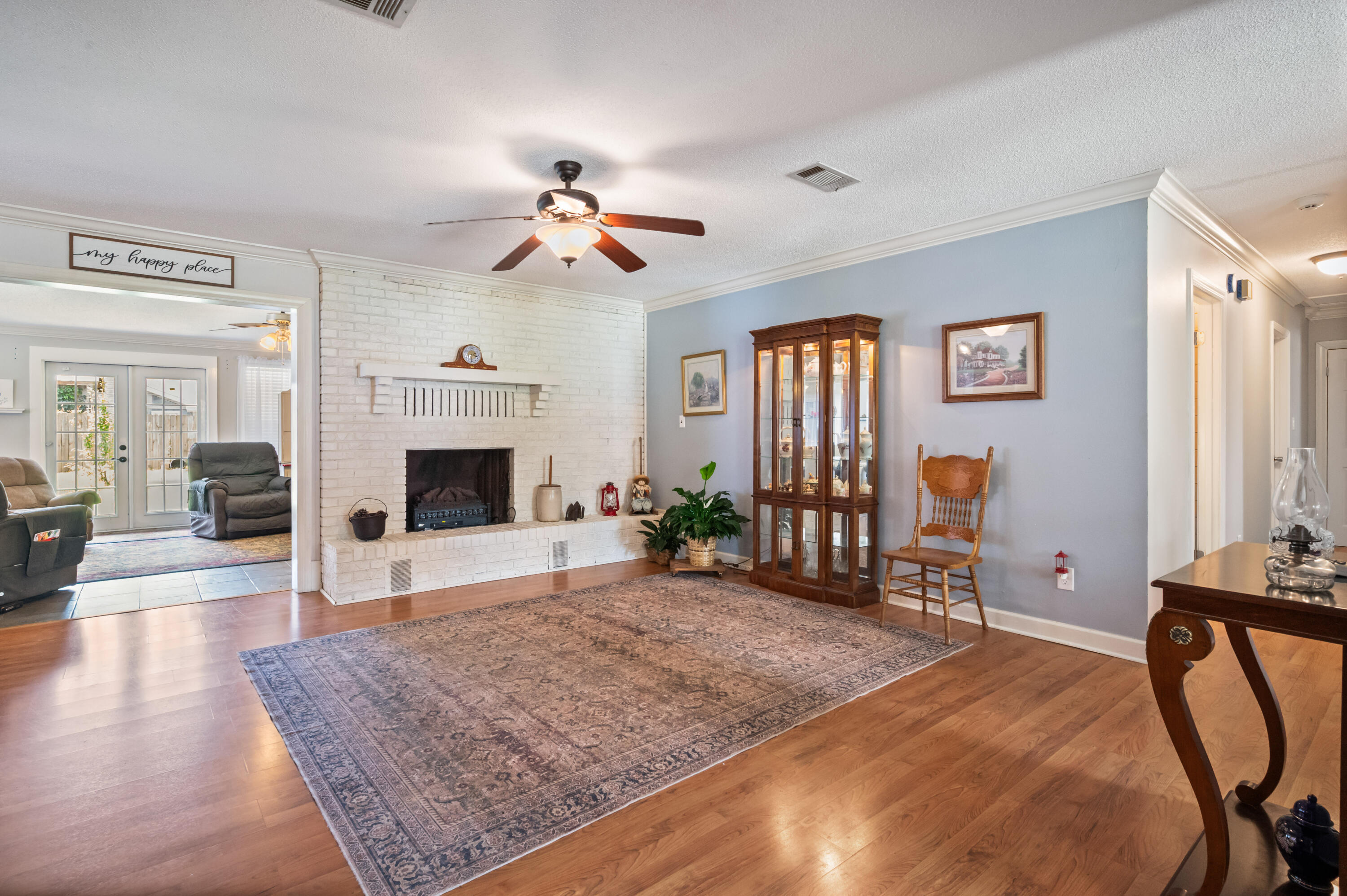 PINEWOOD ESTATES - Residential