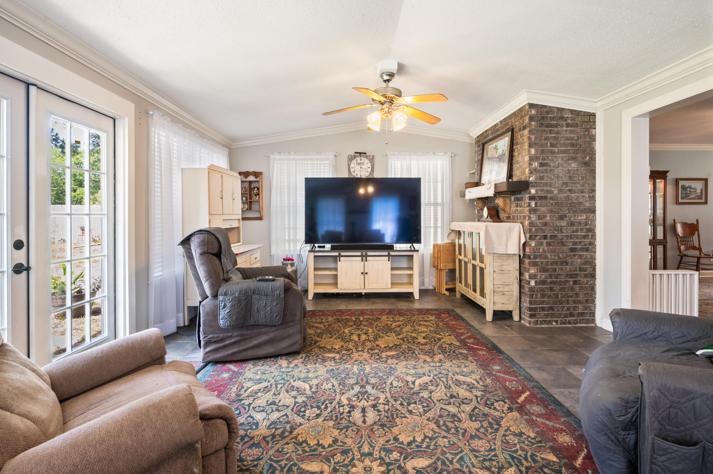PINEWOOD ESTATES - Residential