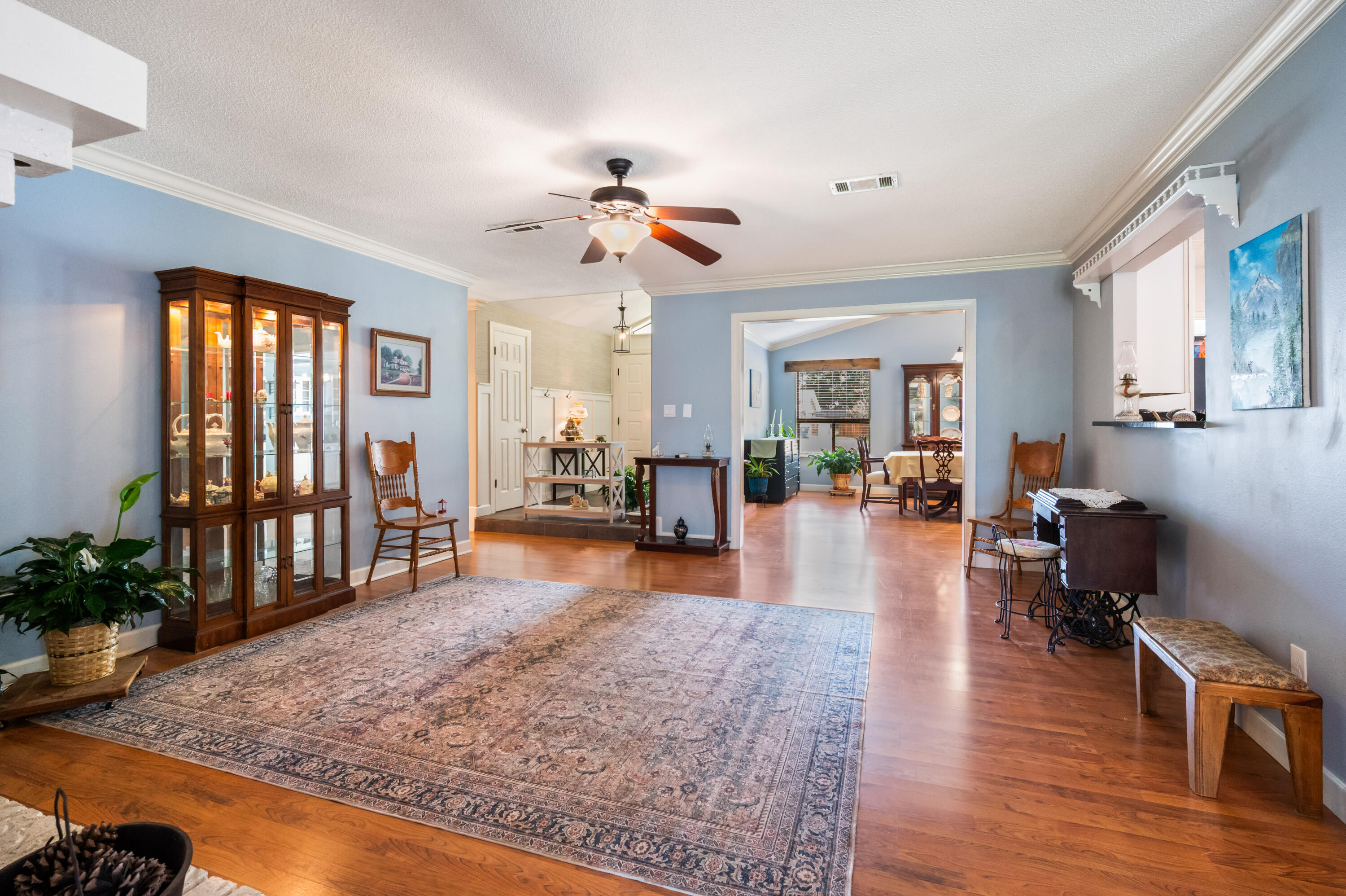 PINEWOOD ESTATES - Residential