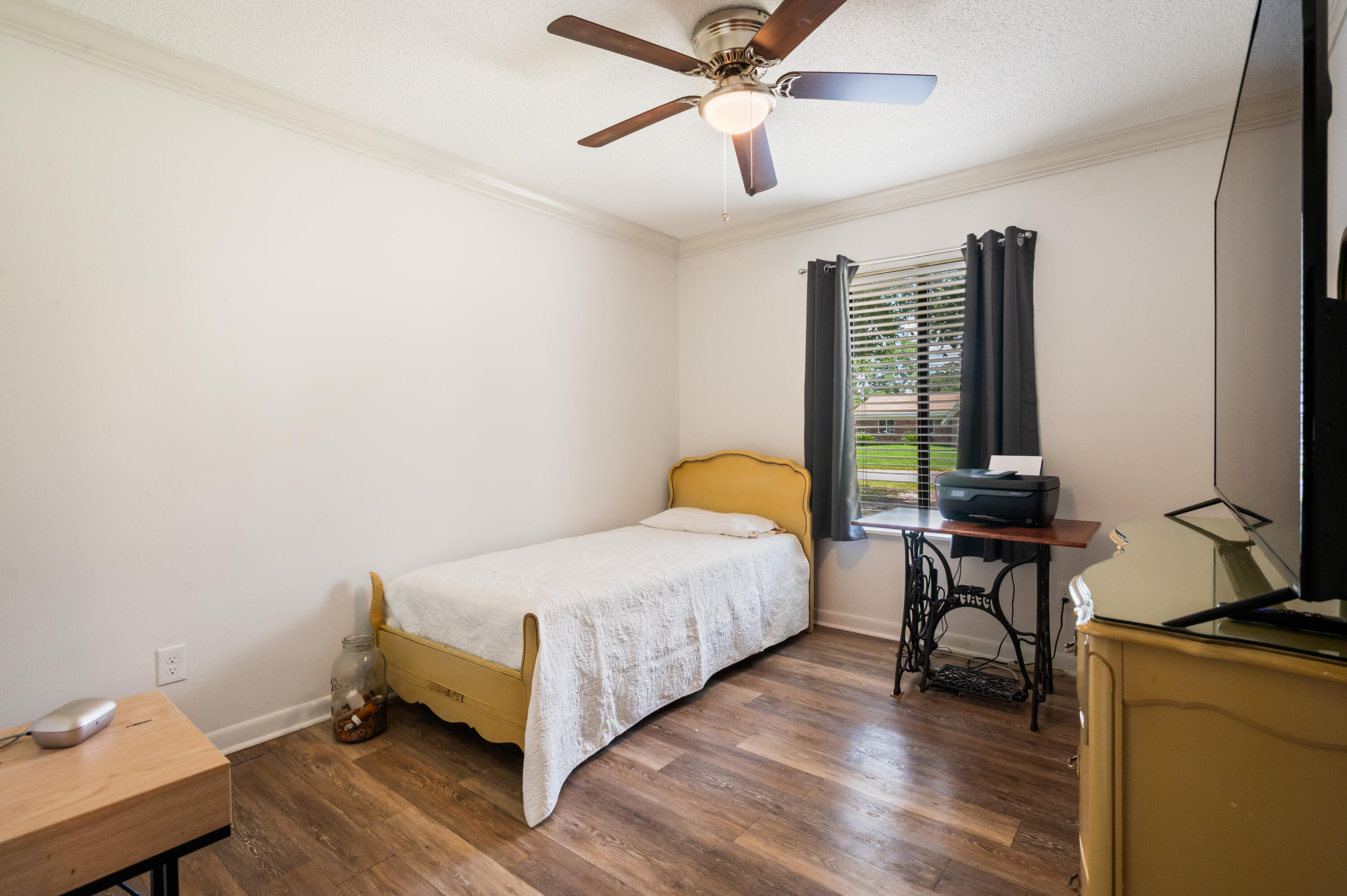 PINEWOOD ESTATES - Residential
