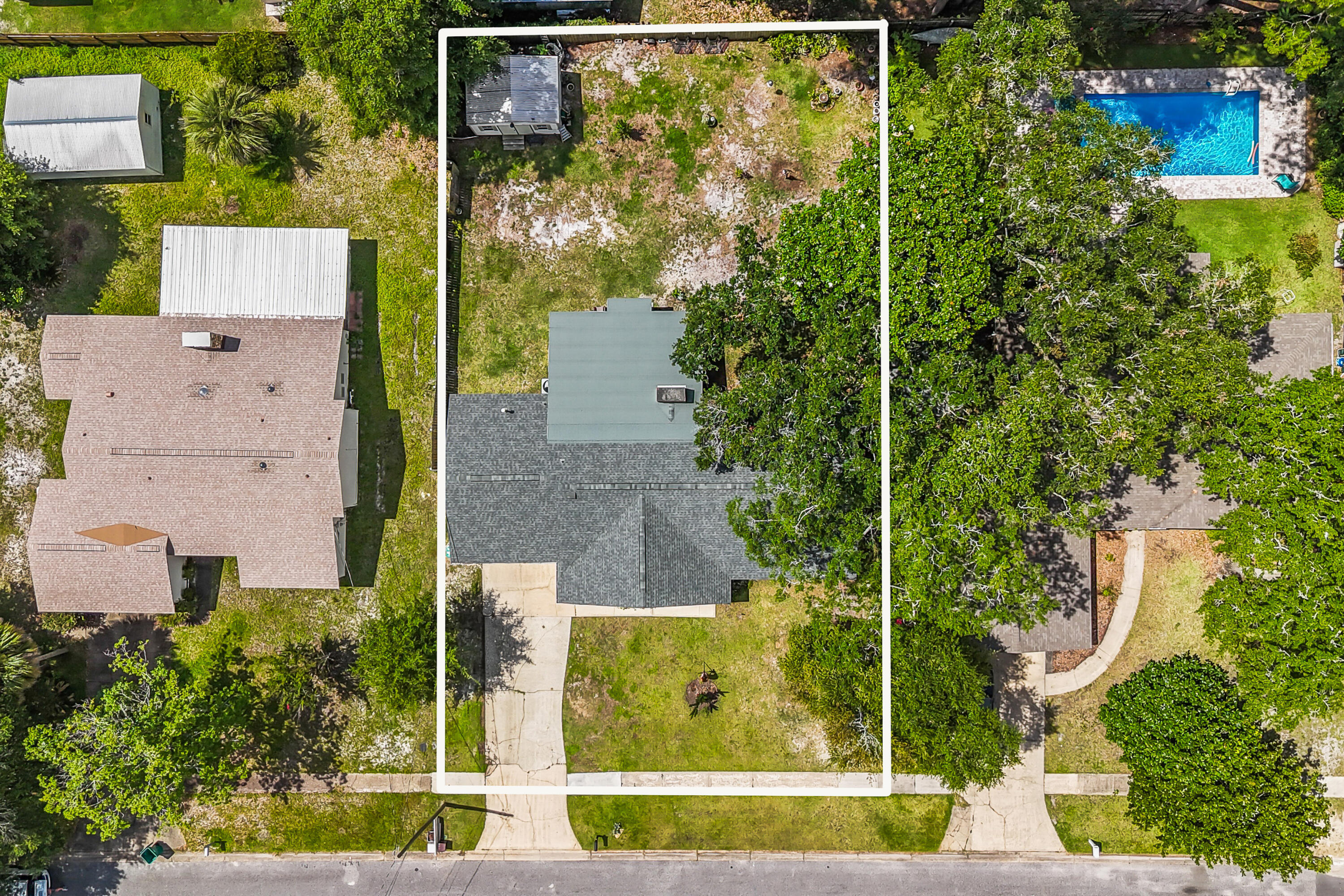 PINEWOOD ESTATES - Residential