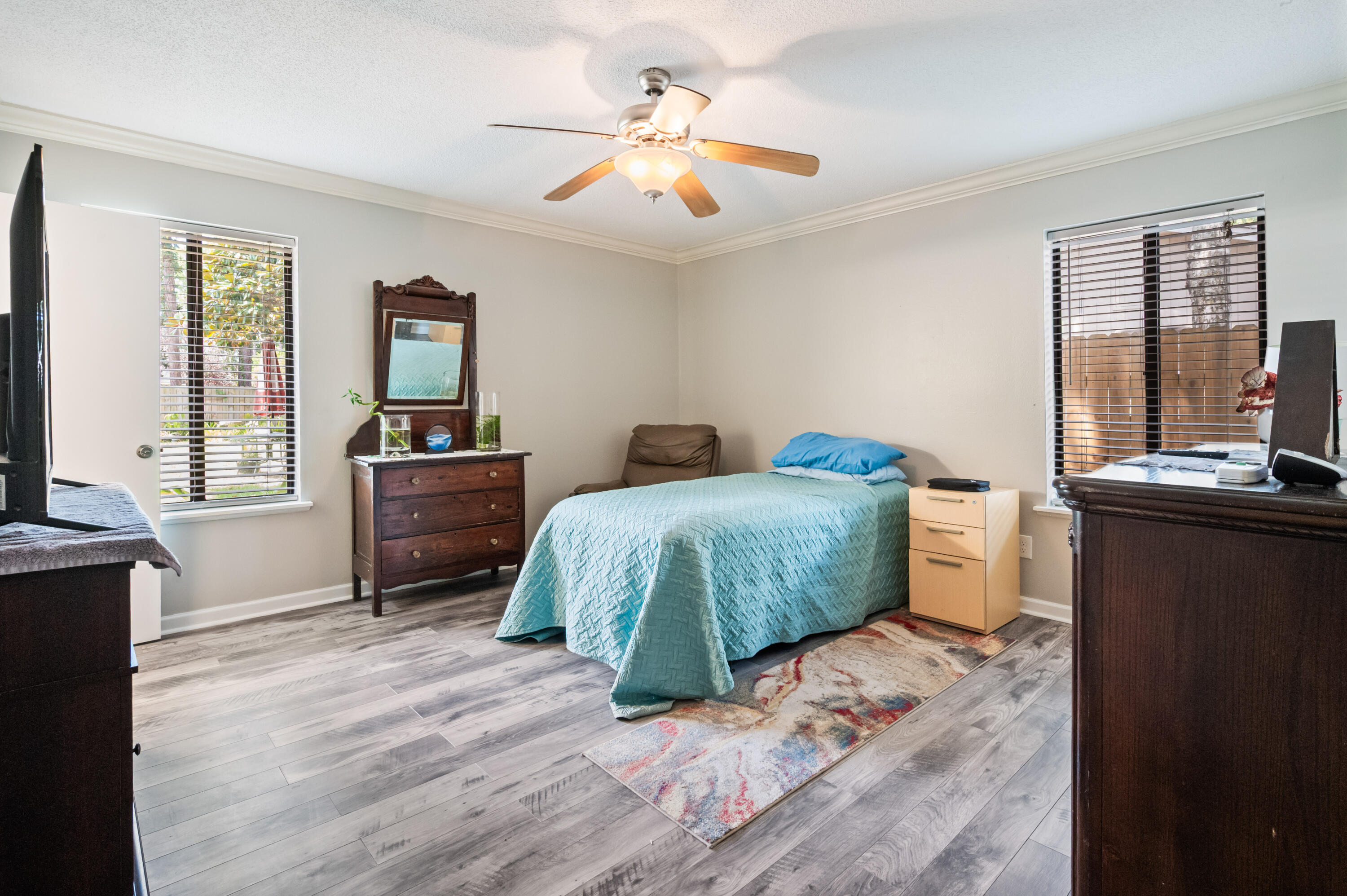 PINEWOOD ESTATES - Residential