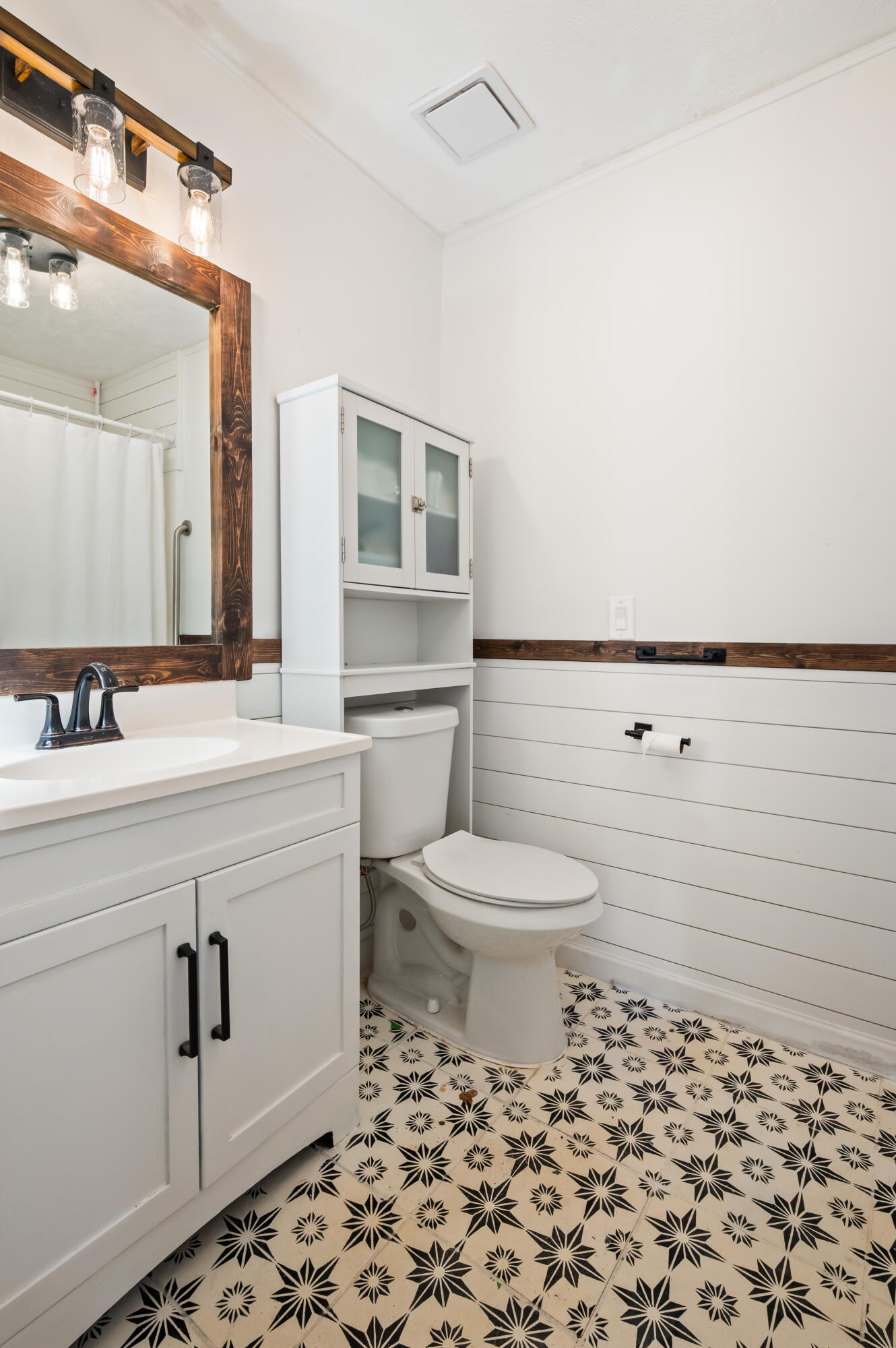 PINEWOOD ESTATES - Residential