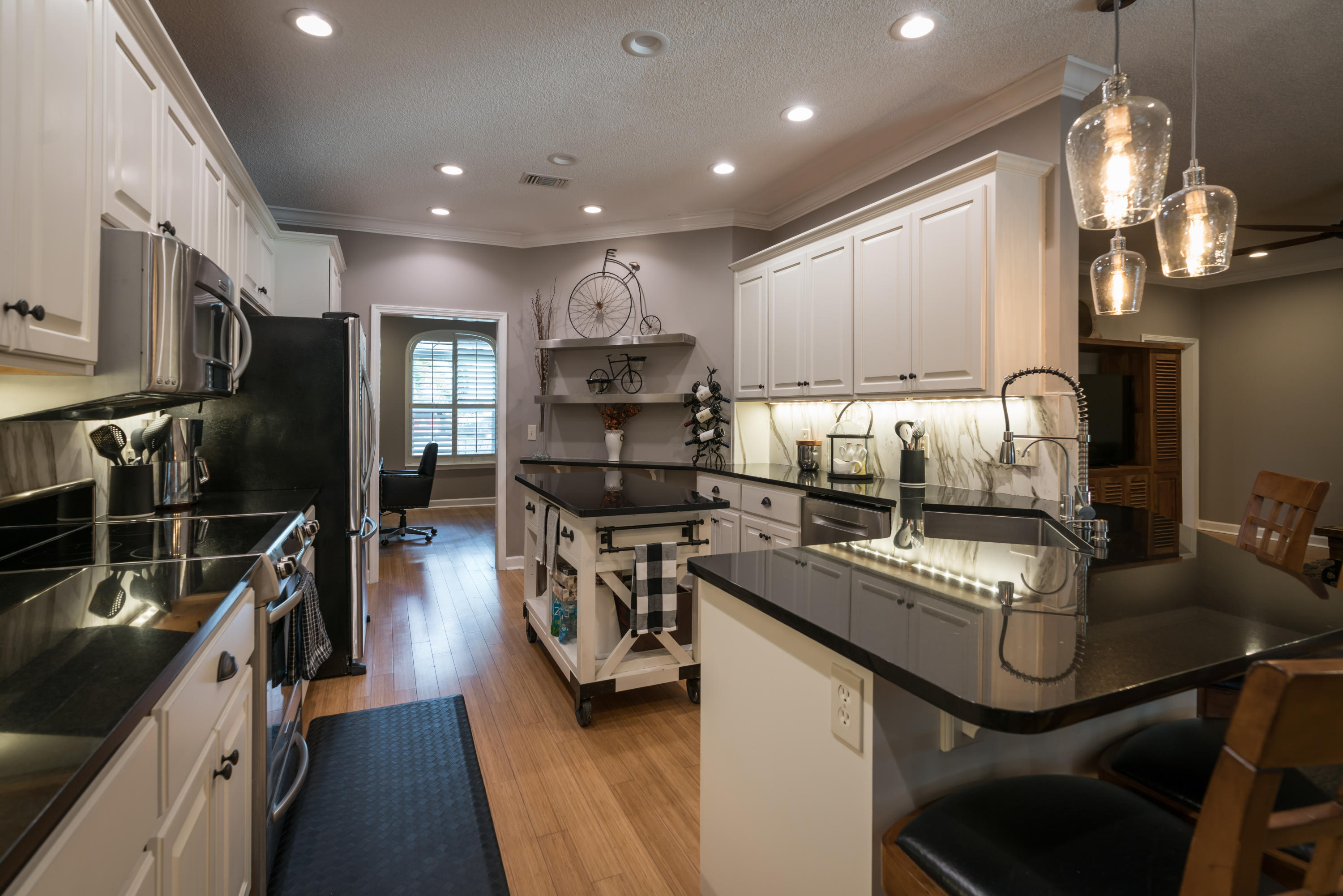 BISCAYNE POINTE - Residential