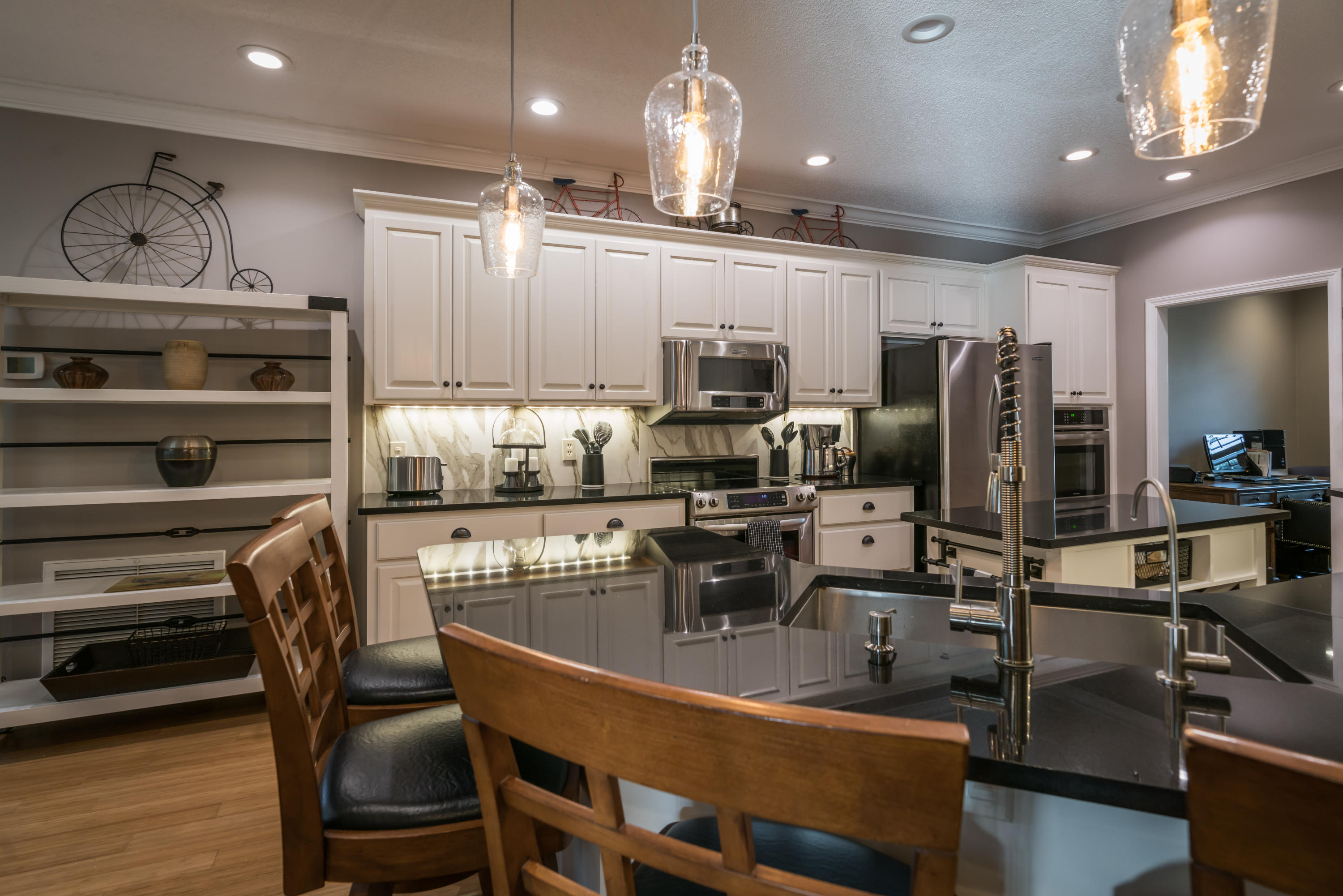 BISCAYNE POINTE - Residential