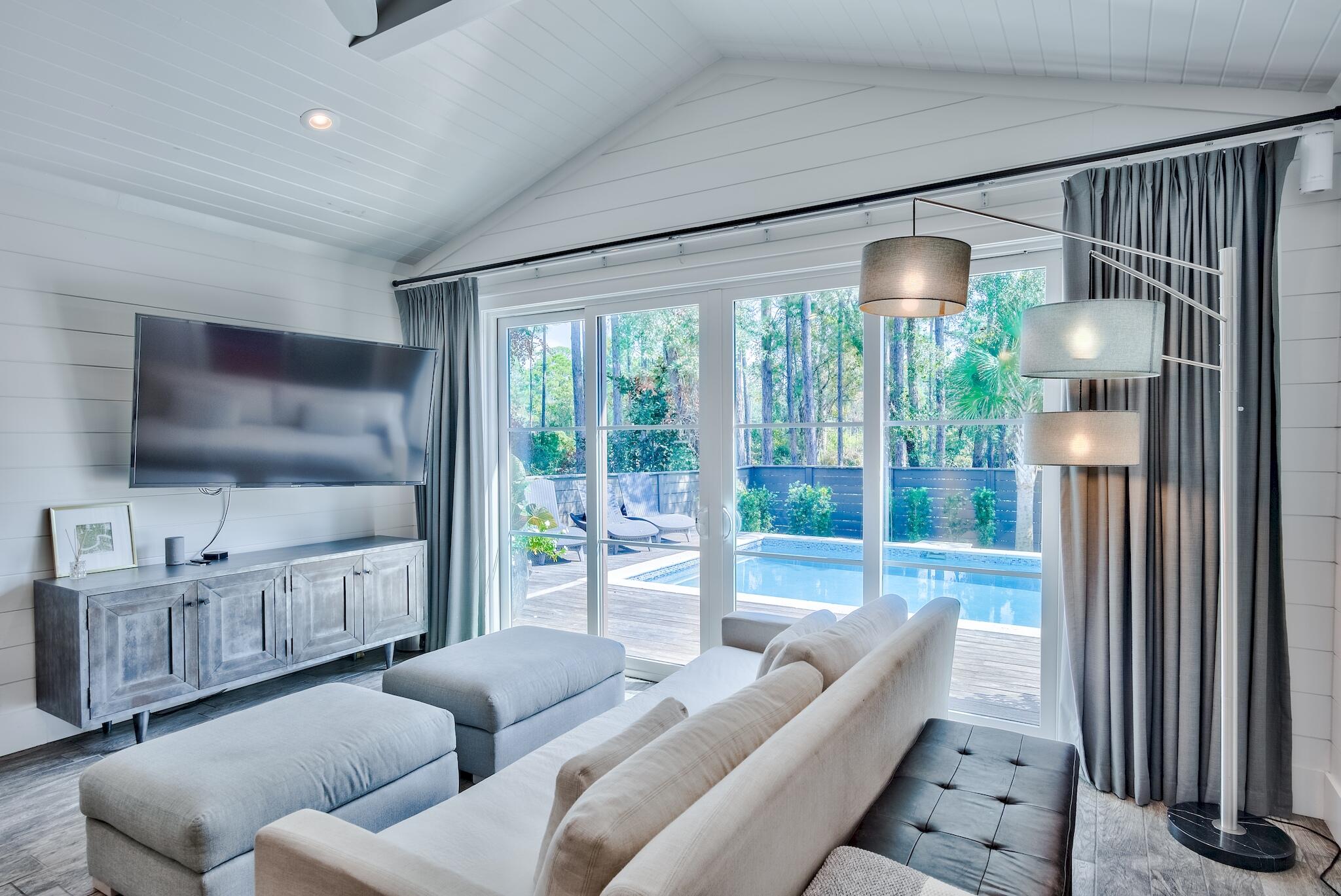 EASTERN LAKE S/D - Residential