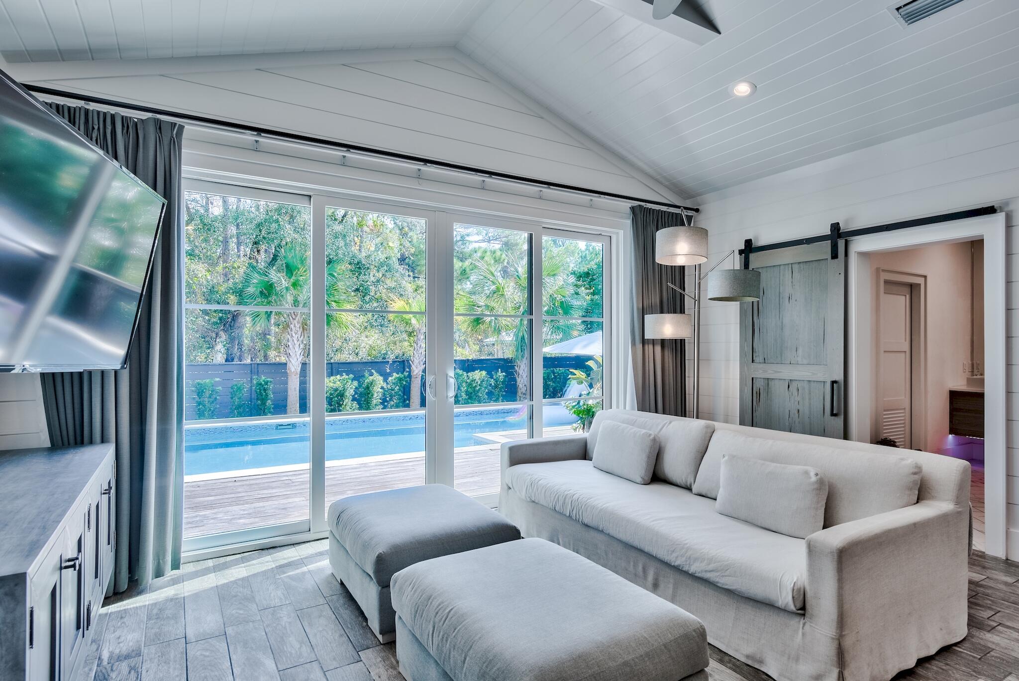 EASTERN LAKE S/D - Residential