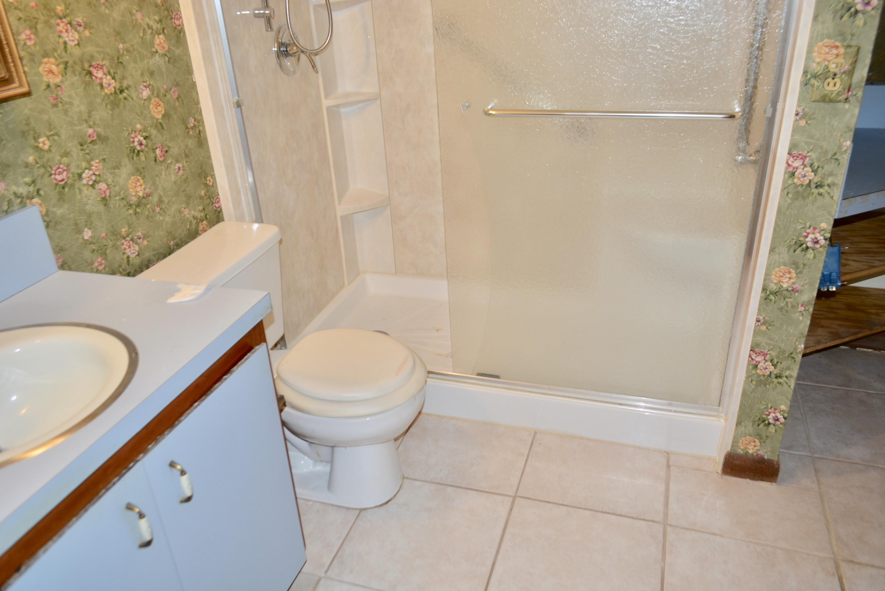 COUNTRY CLUB CONDO - Residential