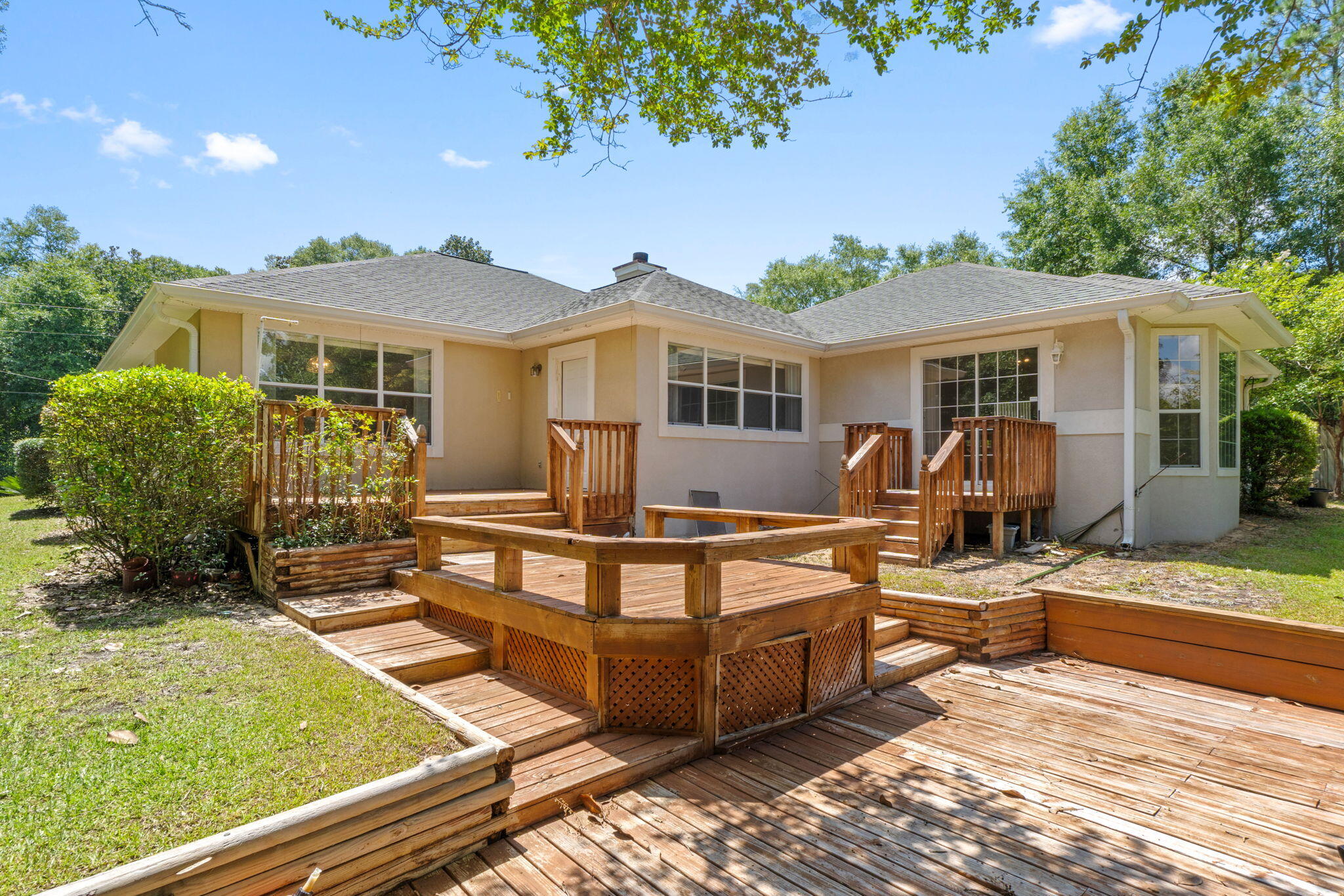 LAKE HOLLEY ESTATES - Residential