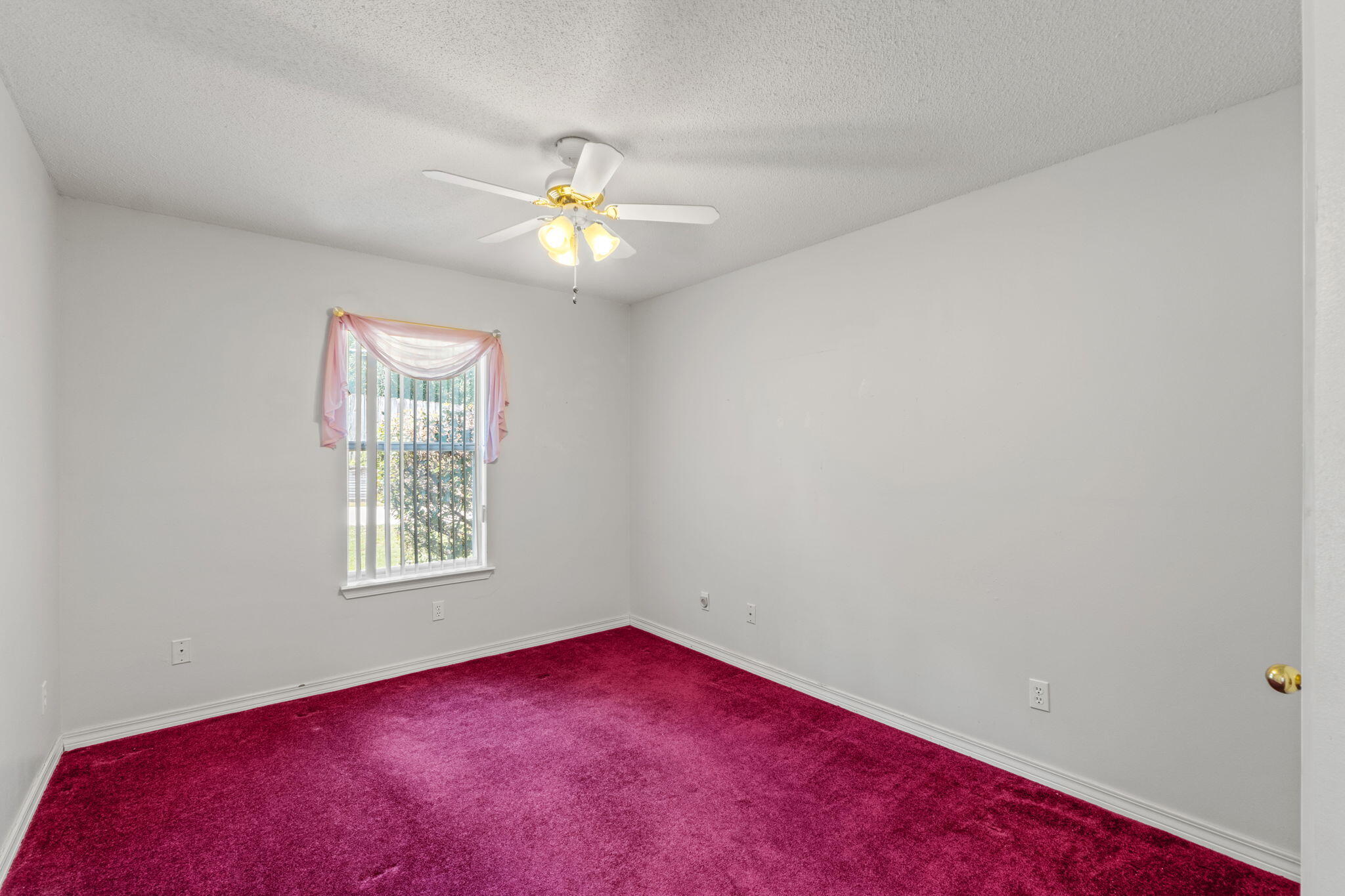 LAKE HOLLEY ESTATES - Residential