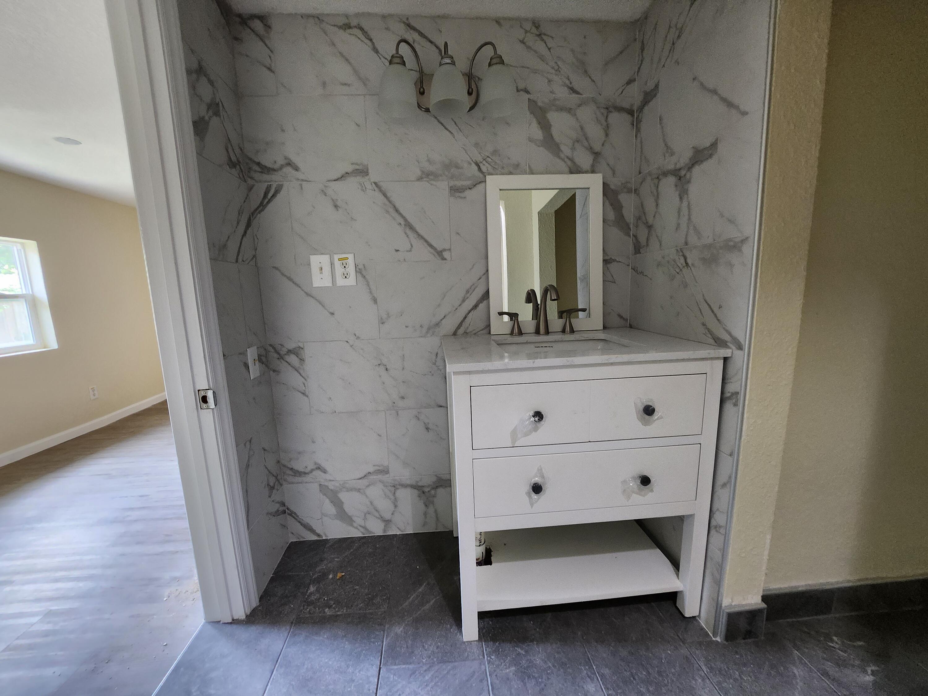 NAVARRE S/D 2ND ADDN - Residential