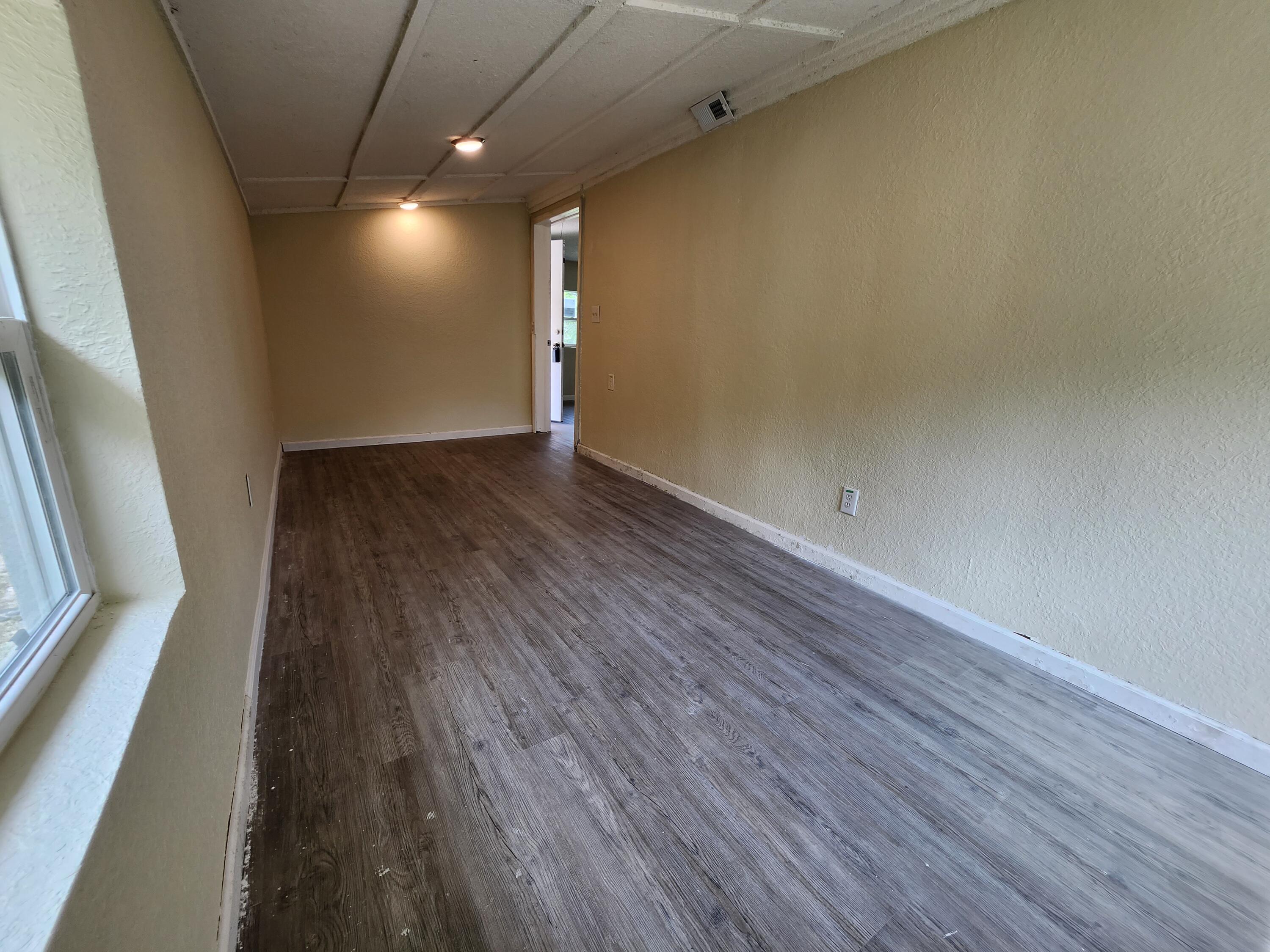 NAVARRE S/D 2ND ADDN - Residential