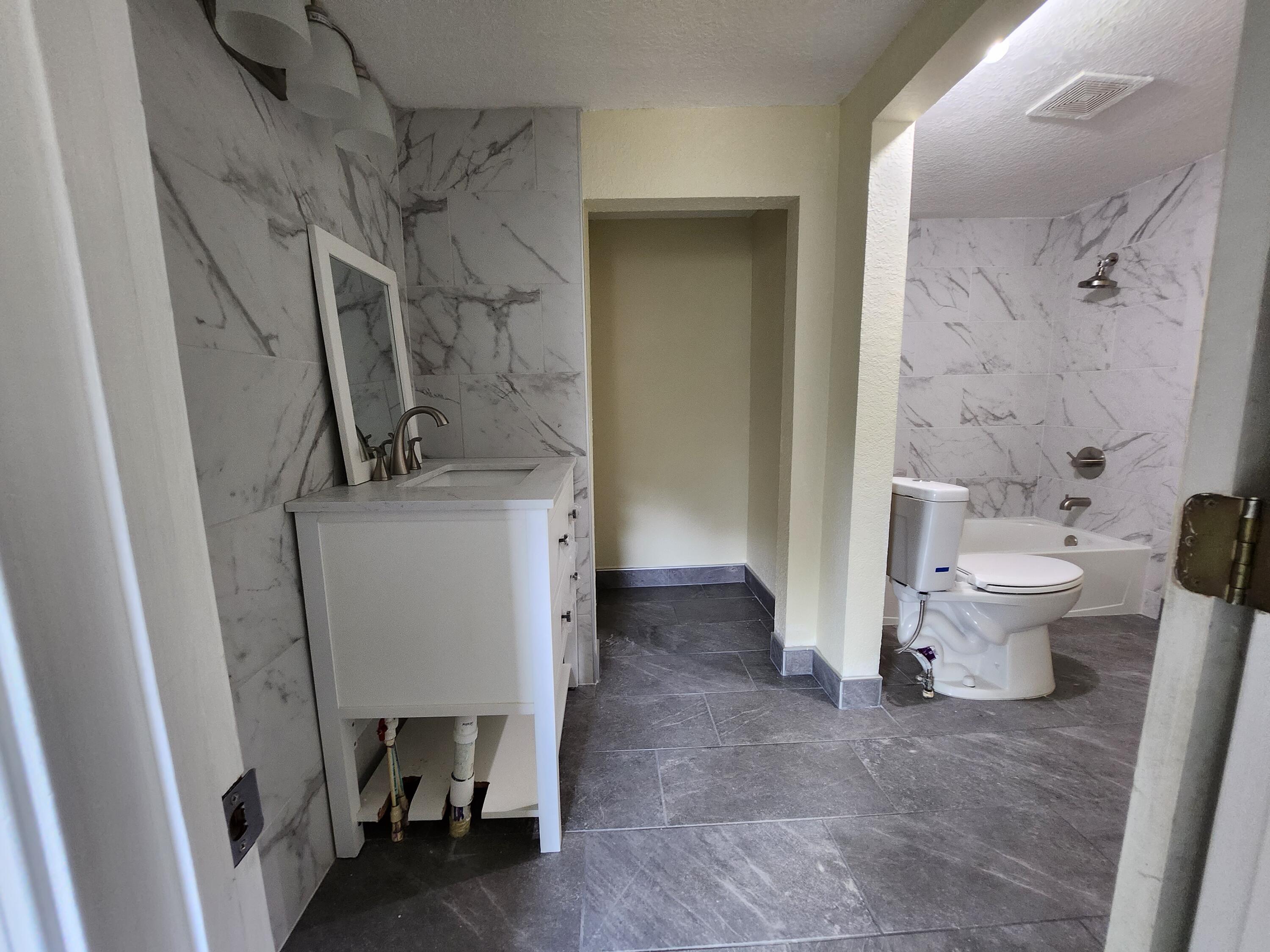 NAVARRE S/D 2ND ADDN - Residential