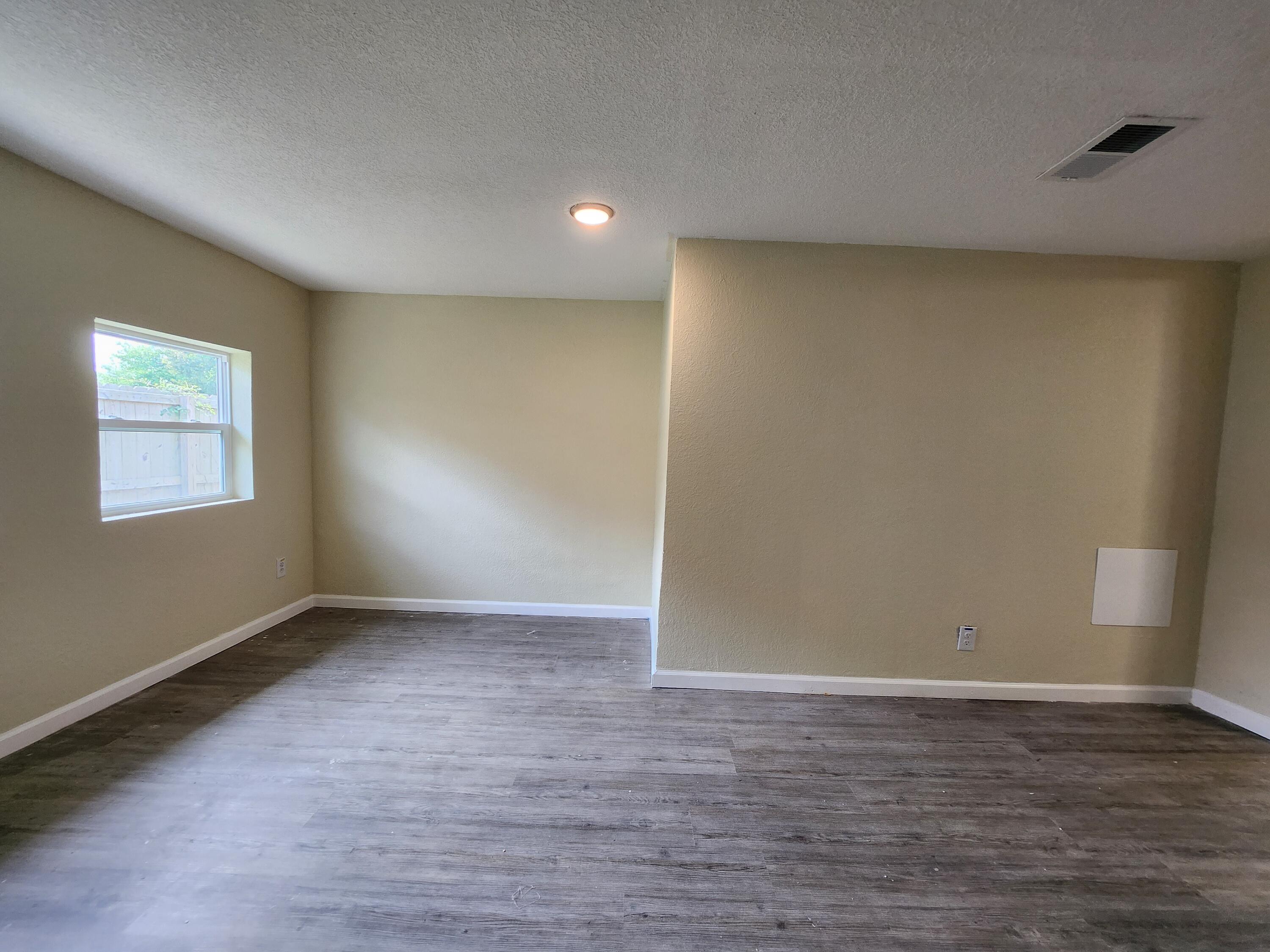 NAVARRE S/D 2ND ADDN - Residential