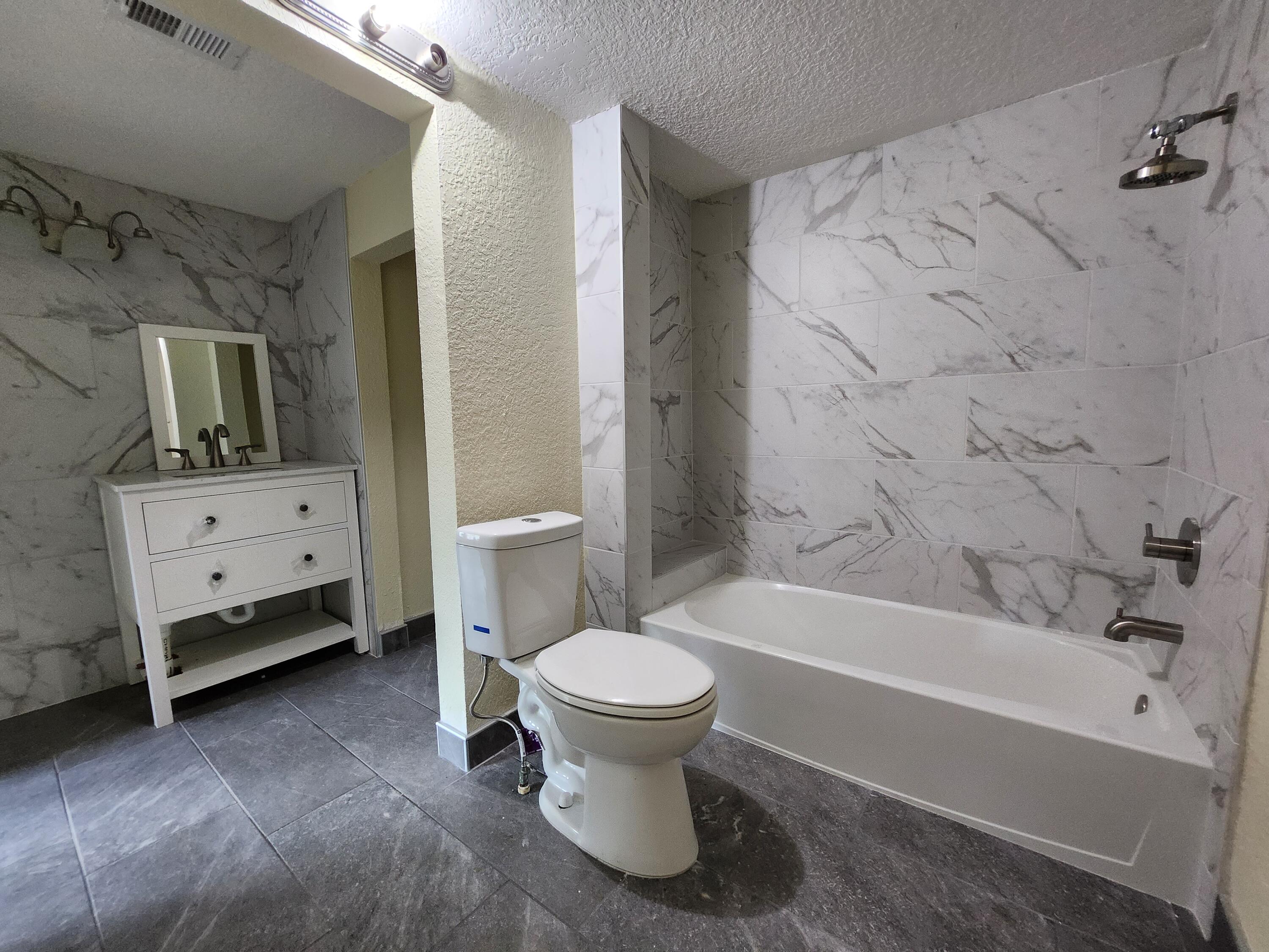 NAVARRE S/D 2ND ADDN - Residential