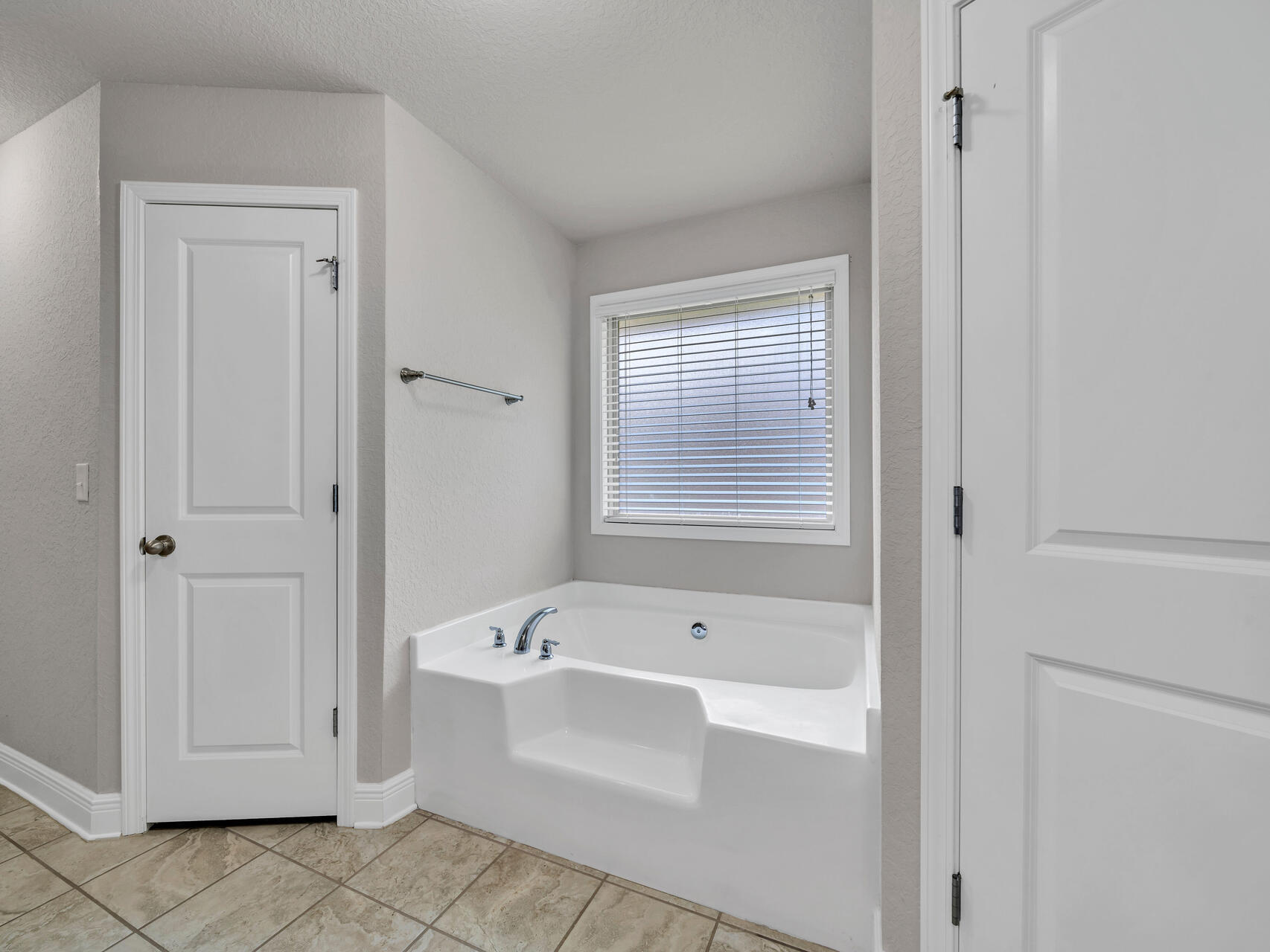 FOX VALLEY - Residential