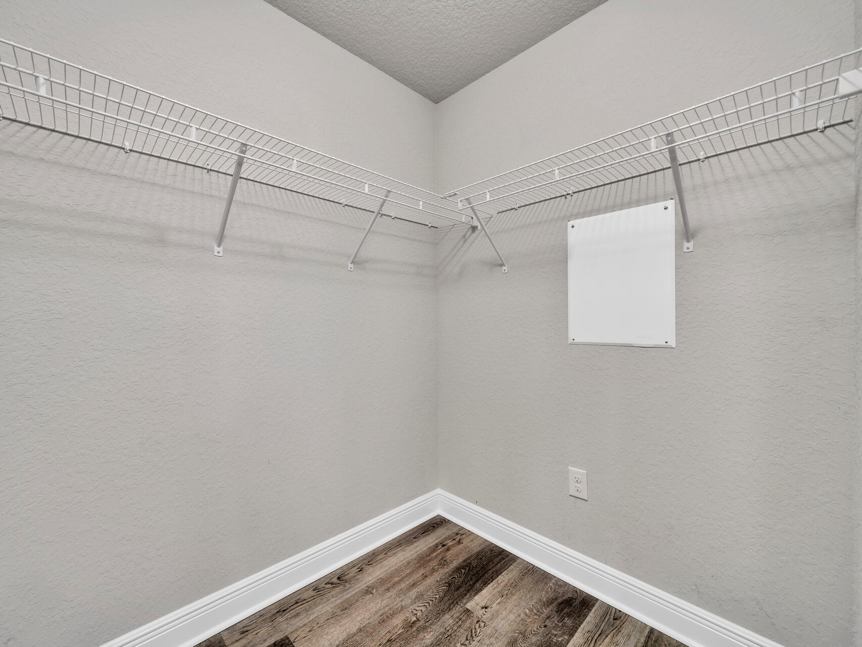 FOX VALLEY - Residential