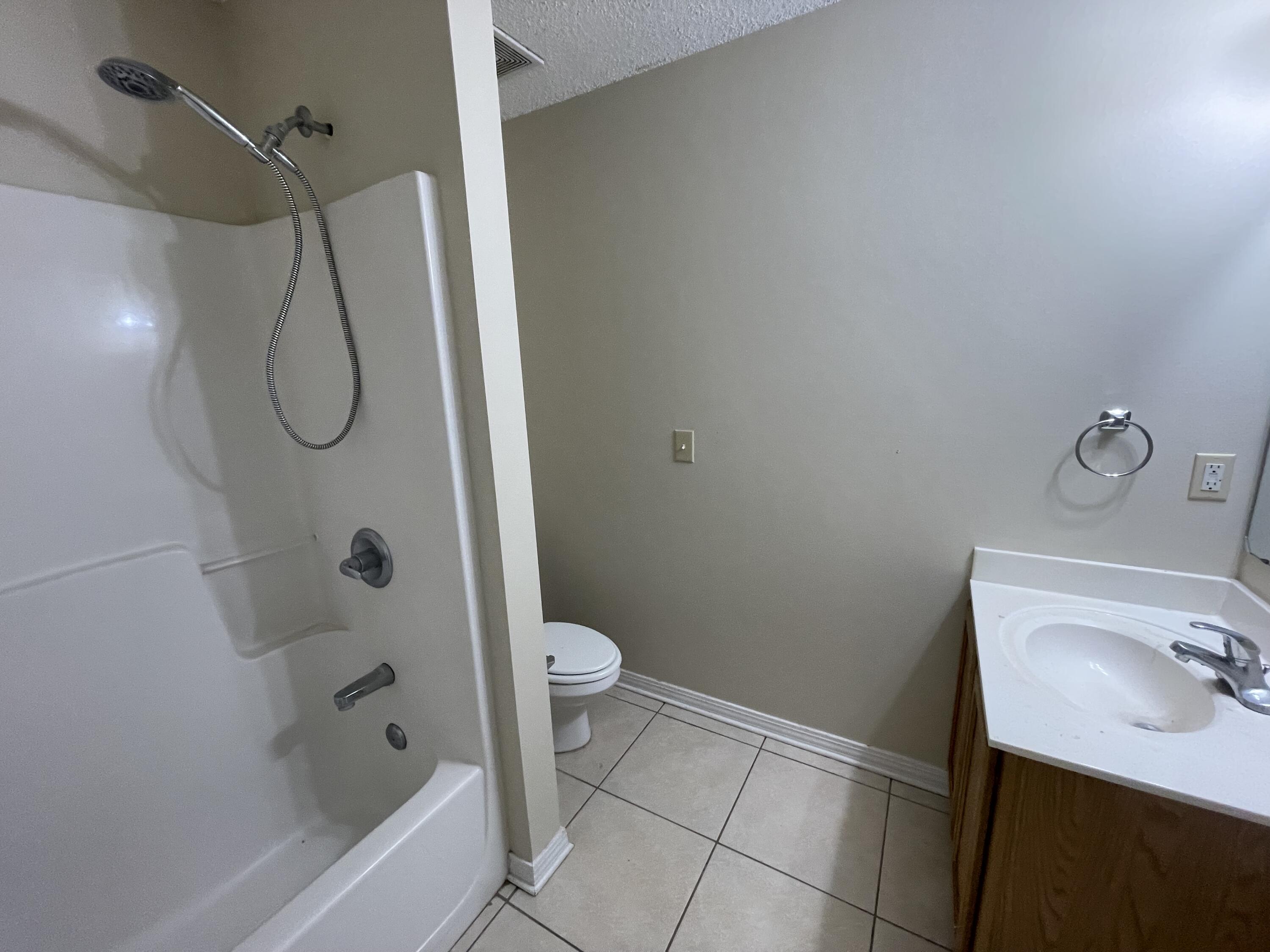 TEXLOLA TOWNHOMES - Residential Lease