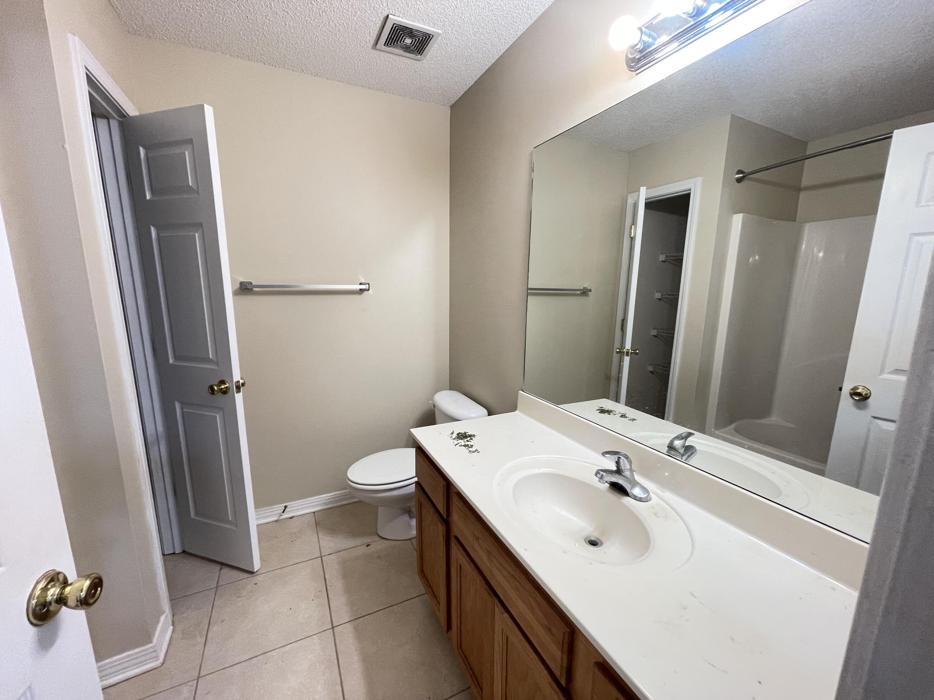 TEXLOLA TOWNHOMES - Residential Lease