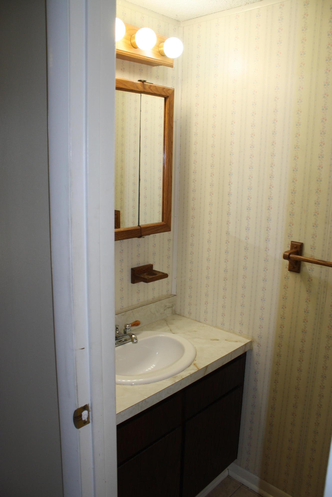 LEESA JENNIFER ACRES - Residential