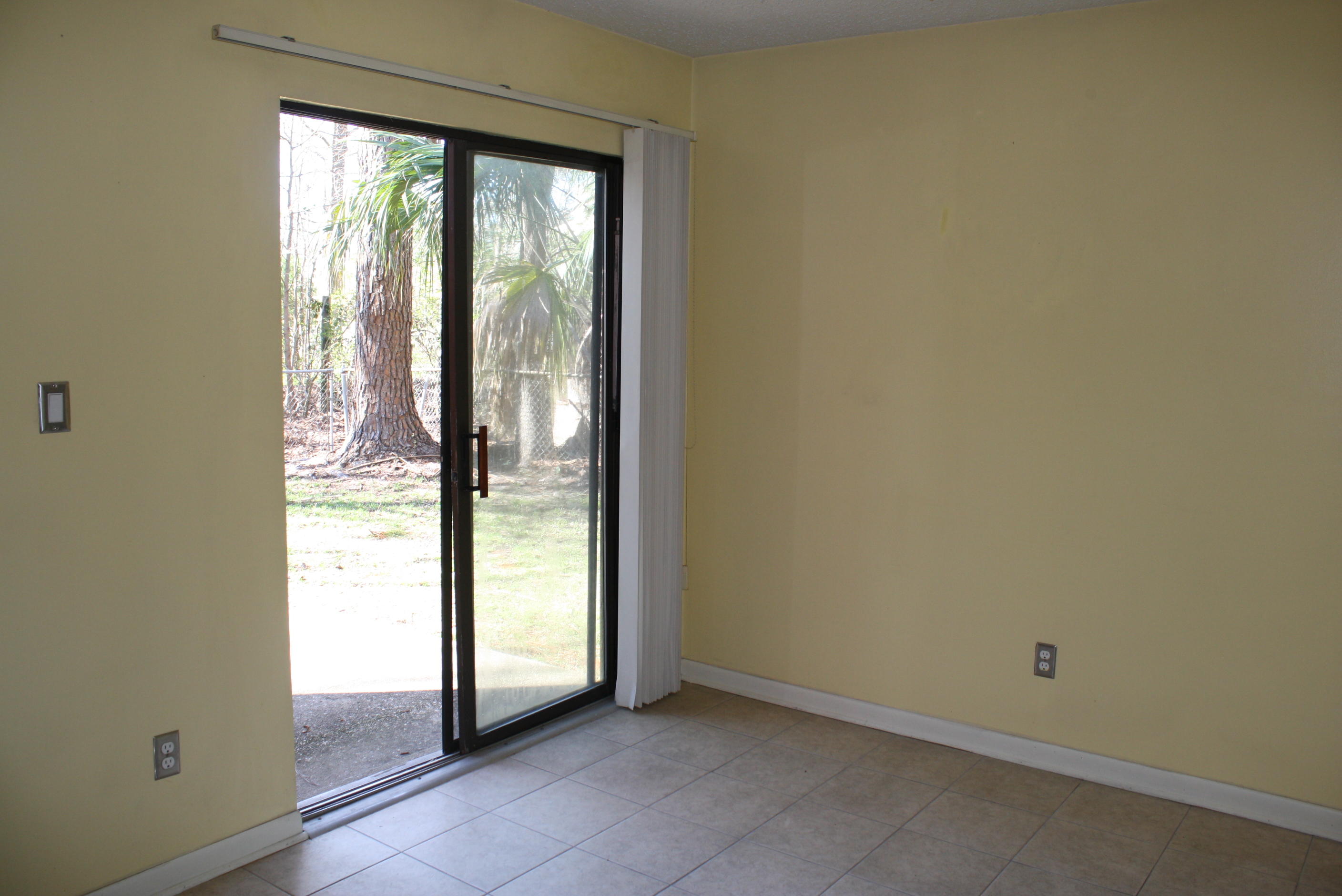 LEESA JENNIFER ACRES - Residential