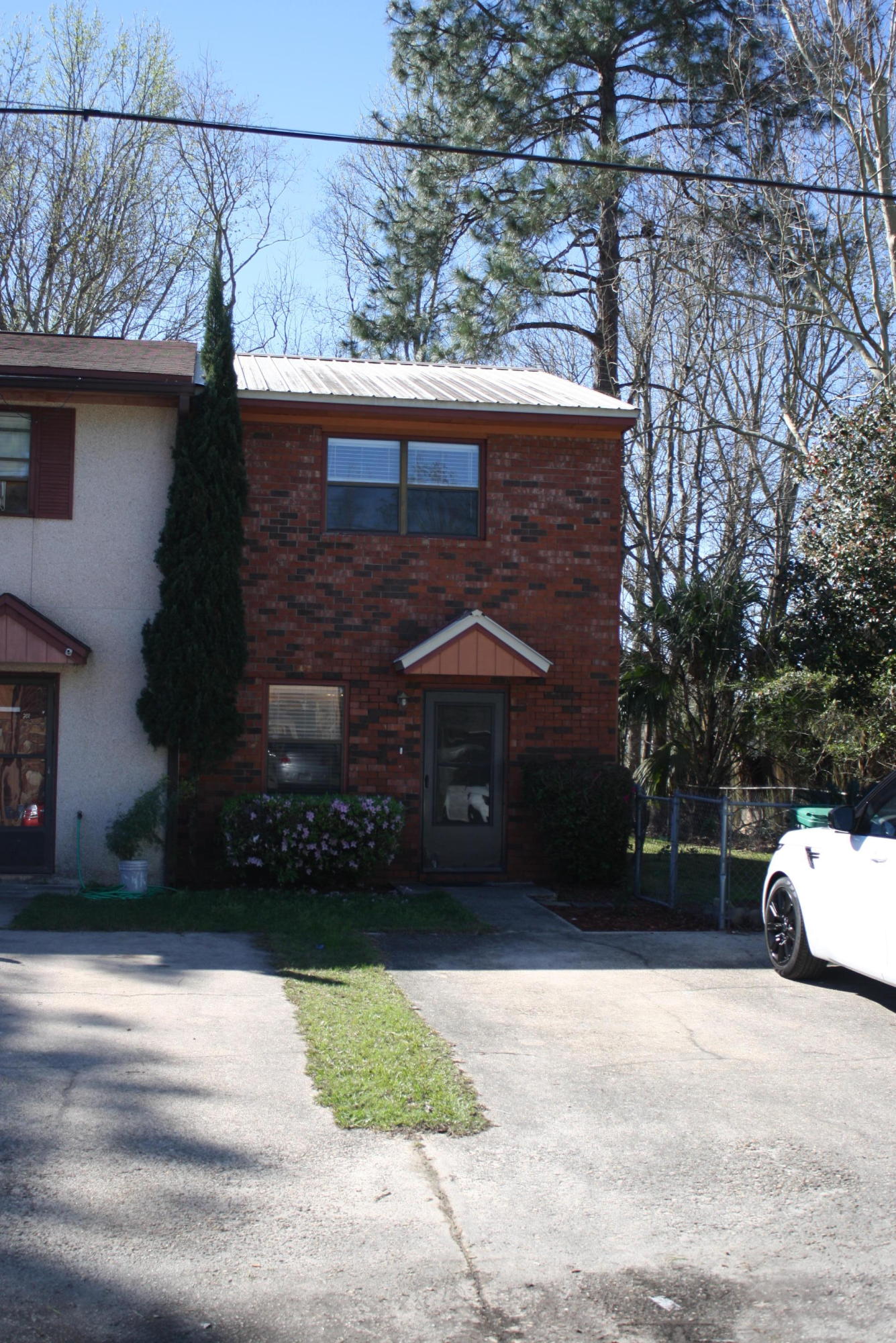 LEESA JENNIFER ACRES - Residential