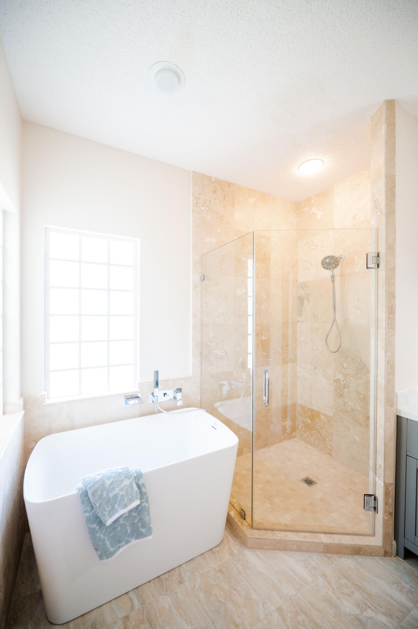 HIDDEN LAKES - Residential