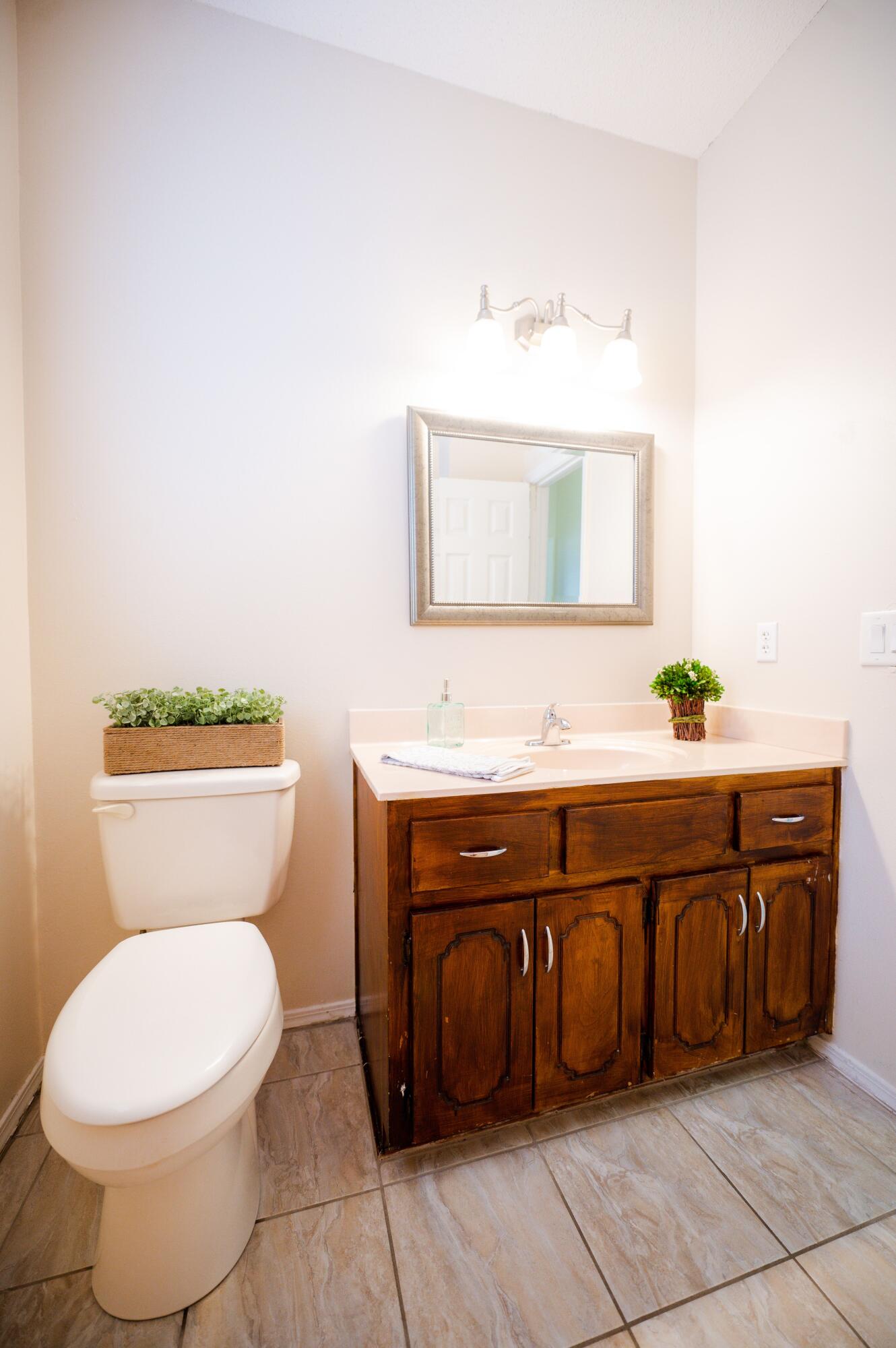 HIDDEN LAKES - Residential