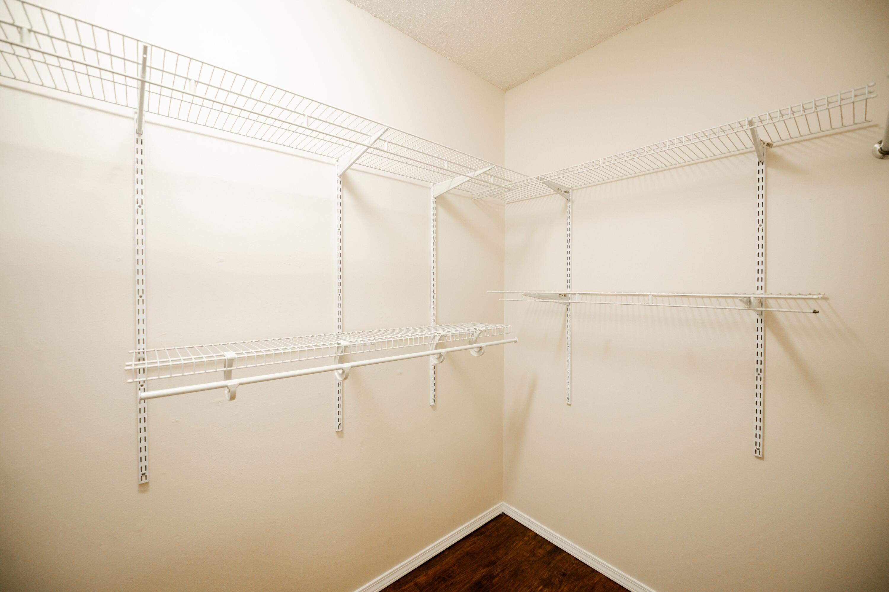 HIDDEN LAKES - Residential