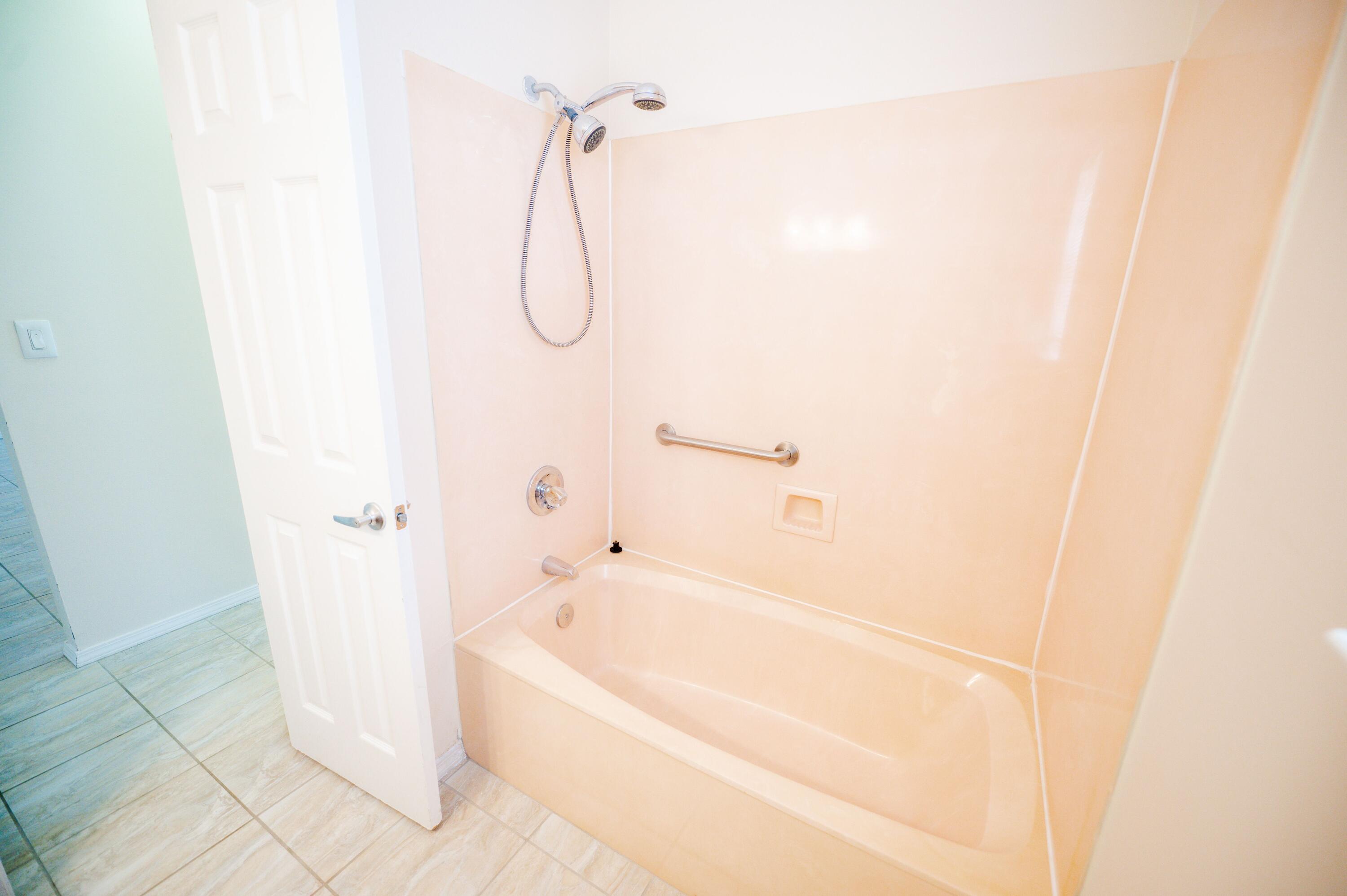 HIDDEN LAKES - Residential