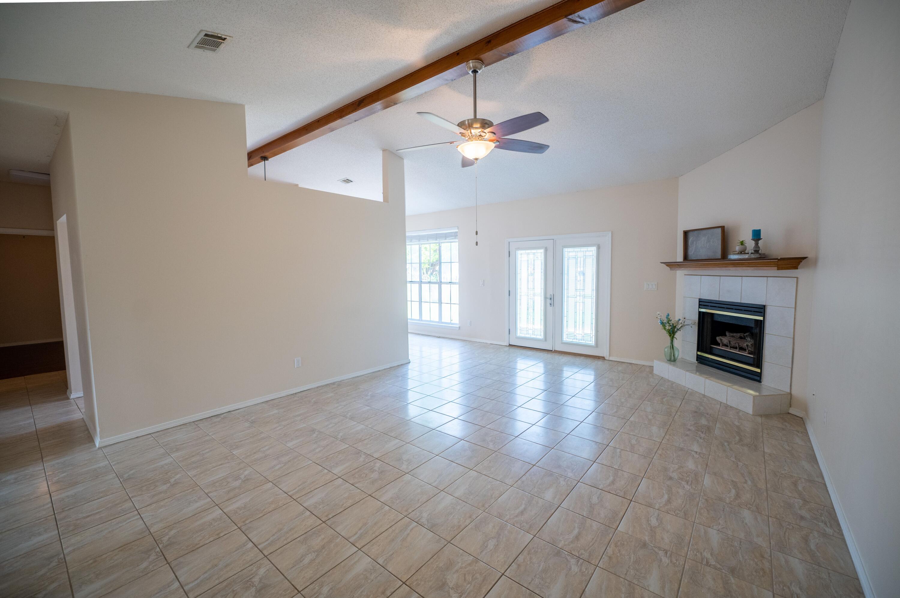 HIDDEN LAKES - Residential