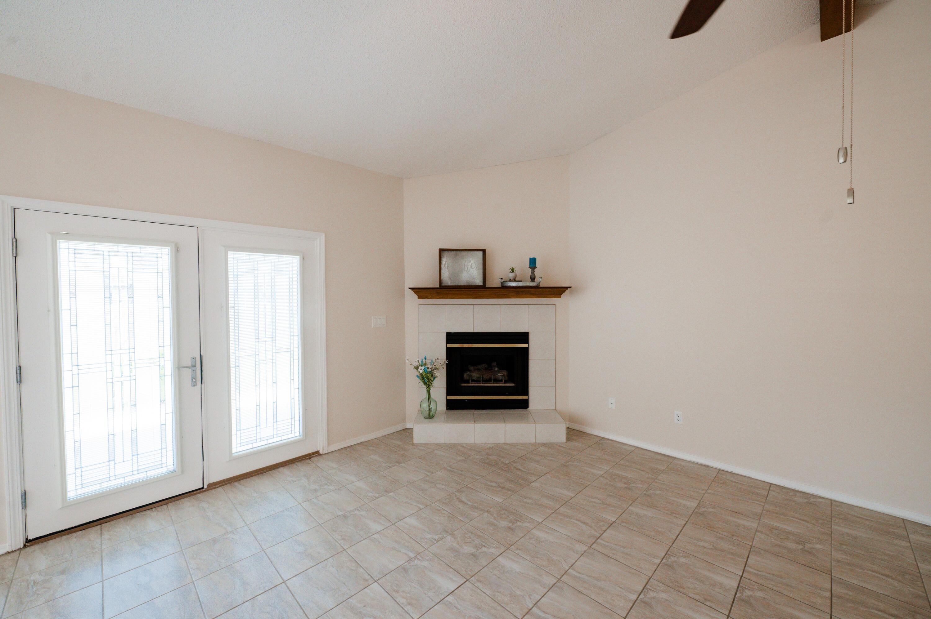 HIDDEN LAKES - Residential